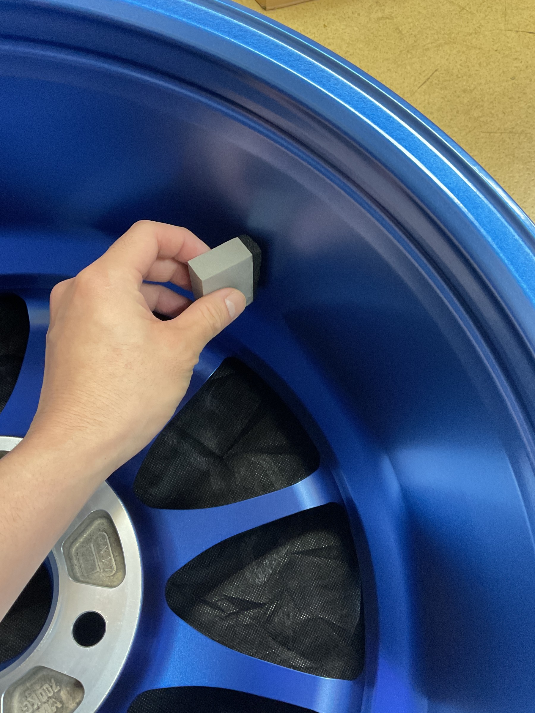 裏面からしっかり施工します