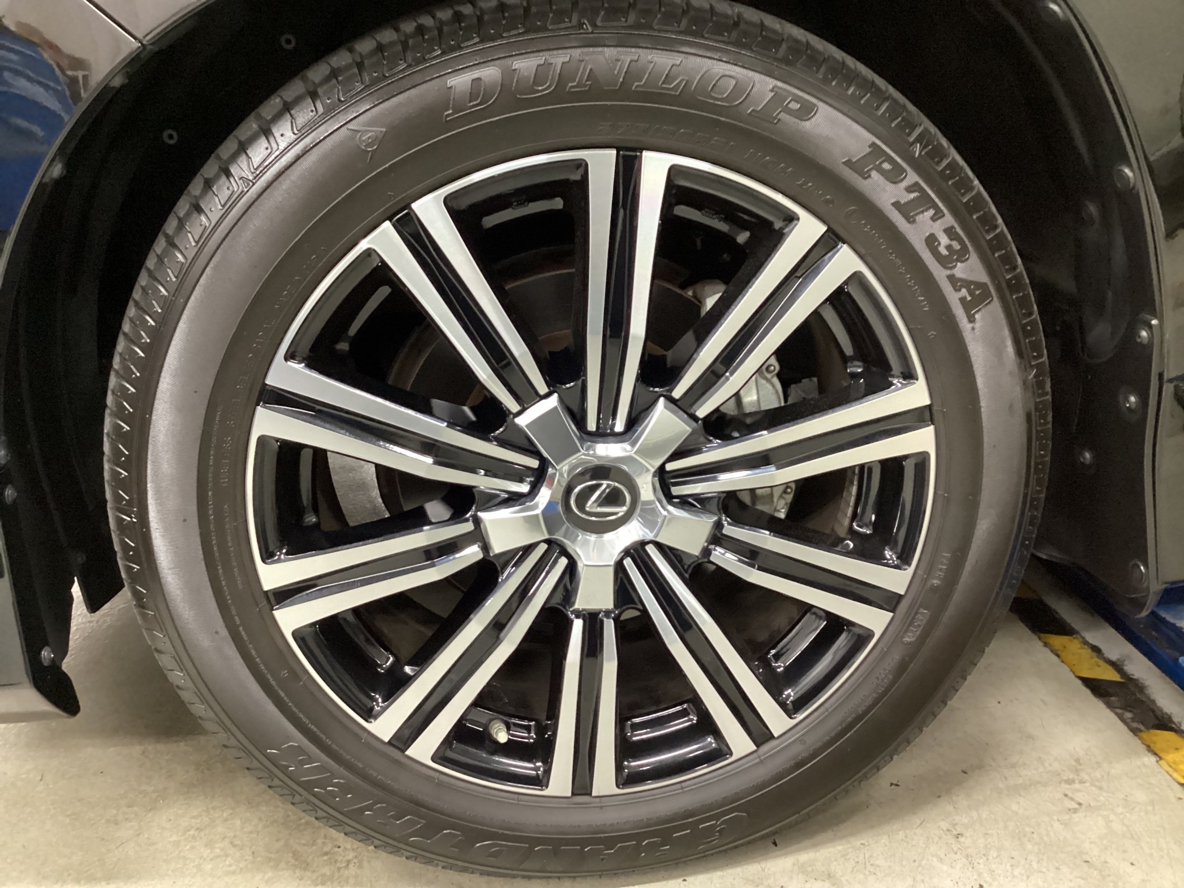 LEXUS LX570 TWSホイール交換 | 取り付け事例 | コクピット21