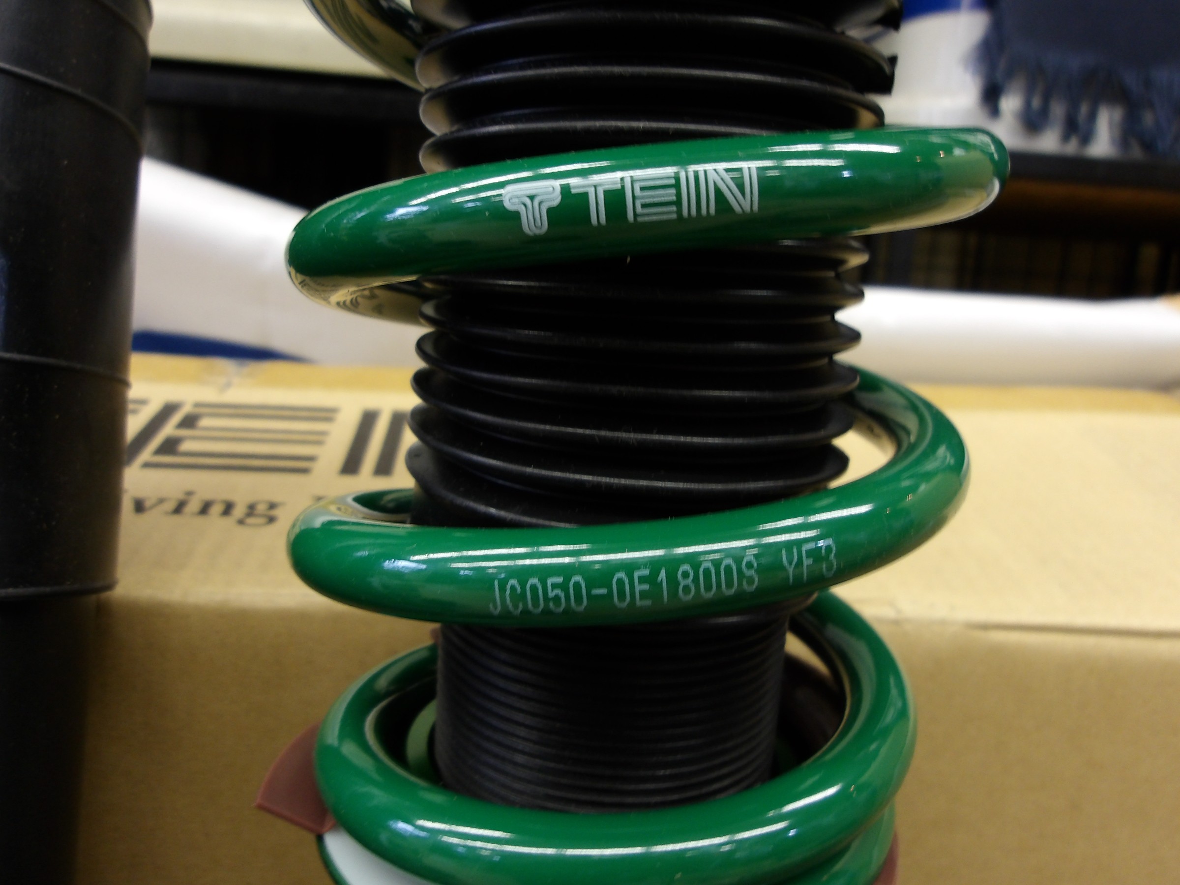 ヤリス（MXPA10）テイン製車高調「FLEX-Z」装着＆アライメント作業