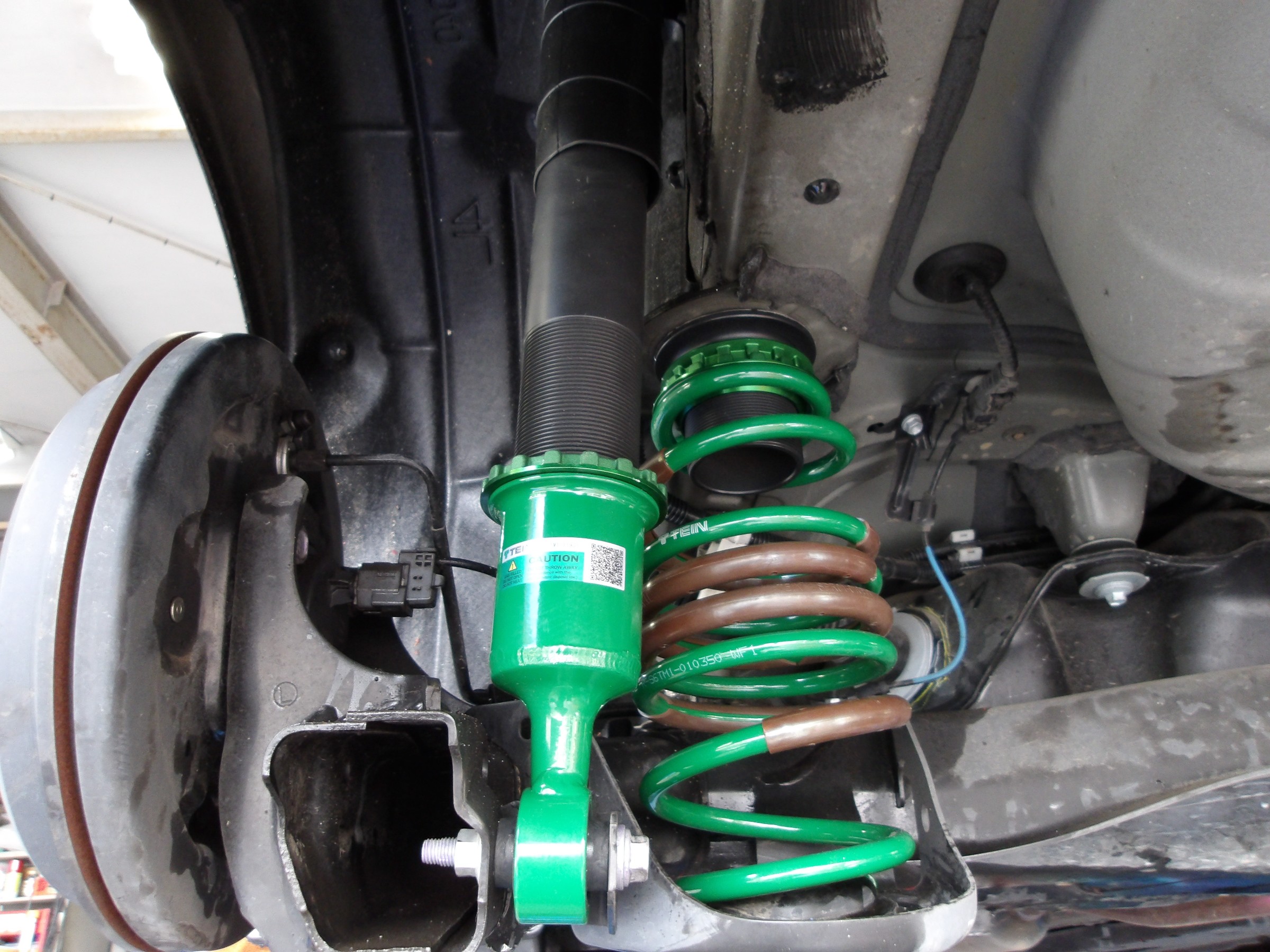 ヤリス（MXPA10）テイン製車高調「FLEX-Z」装着＆アライメント作業