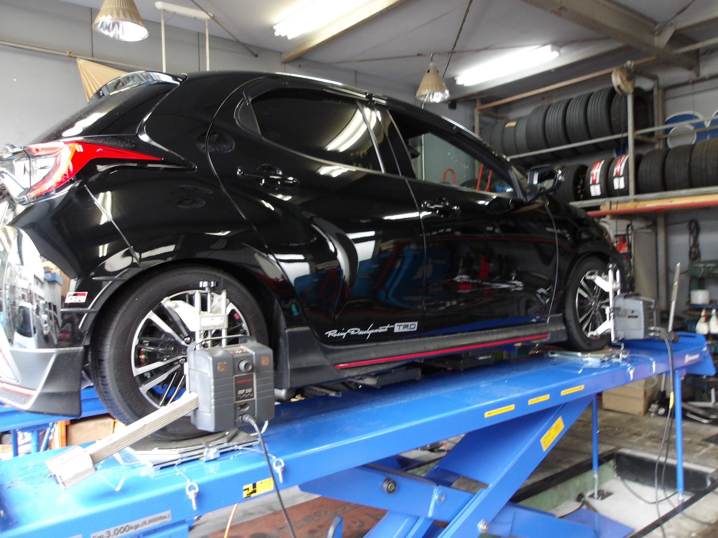 ヤリス（MXPA10）テイン製車高調「FLEX-Z」装着＆アライメント作業