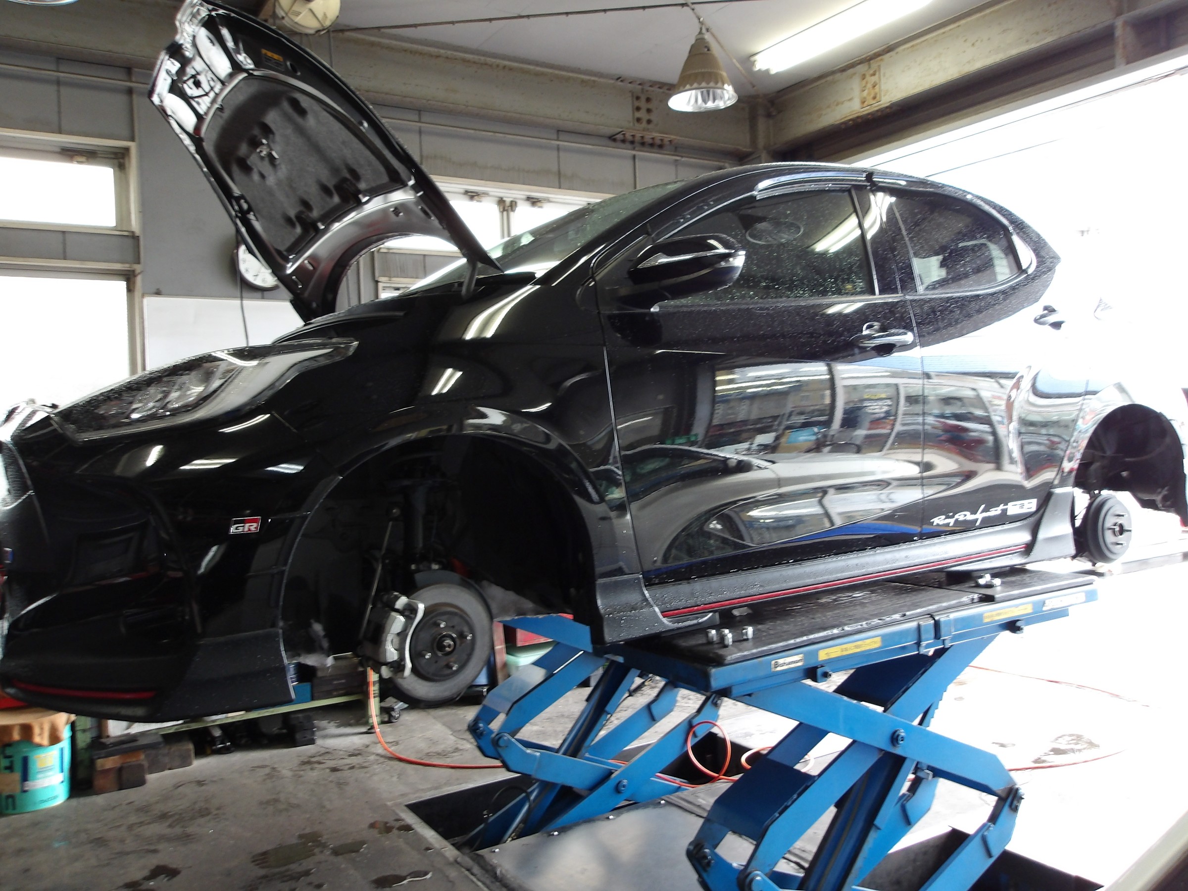 ヤリス（MXPA10）テイン製車高調「FLEX-Z」装着＆アライメント作業