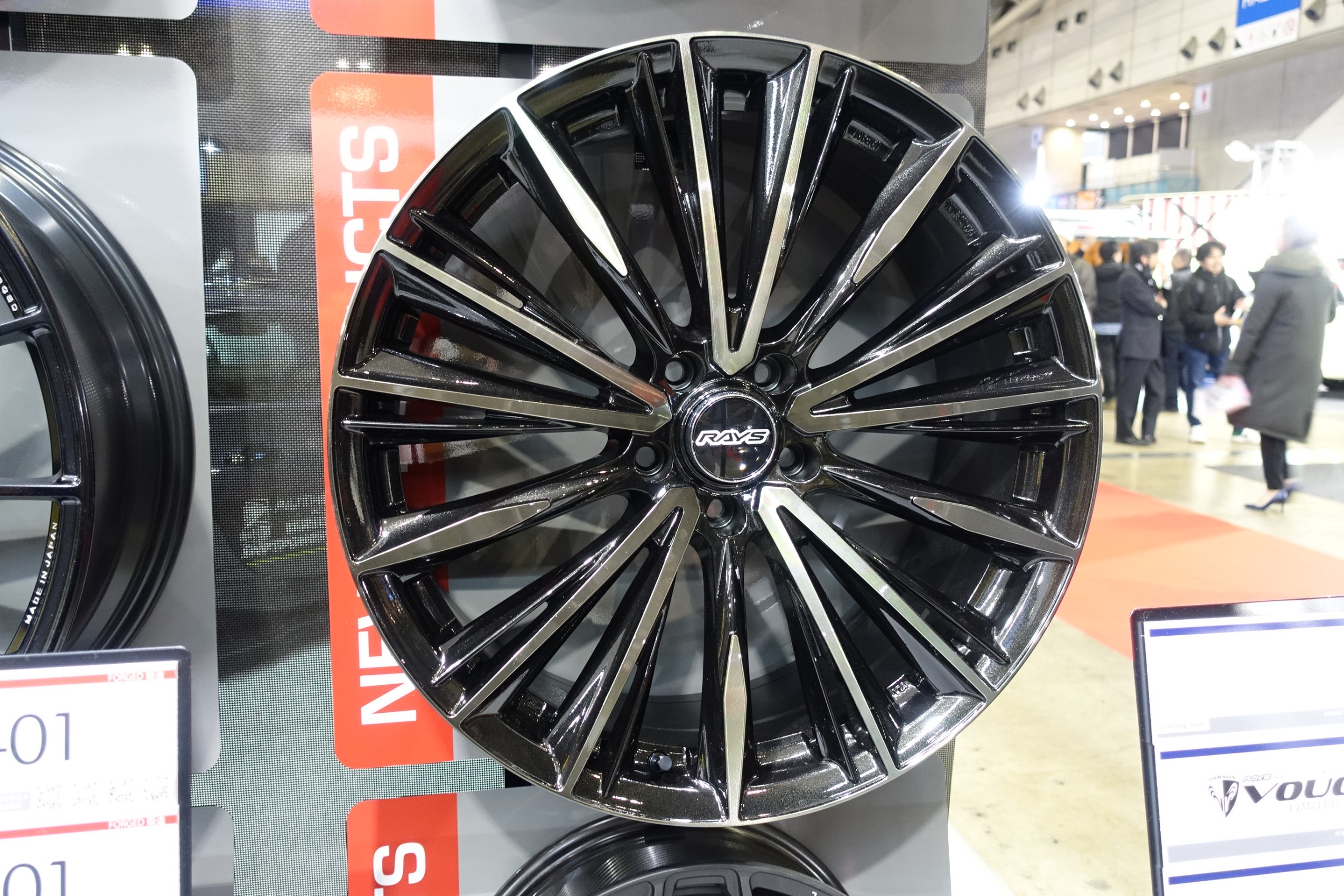 東京オートサロン 2024 RAYSレイズブース」”G025 LTD” や 