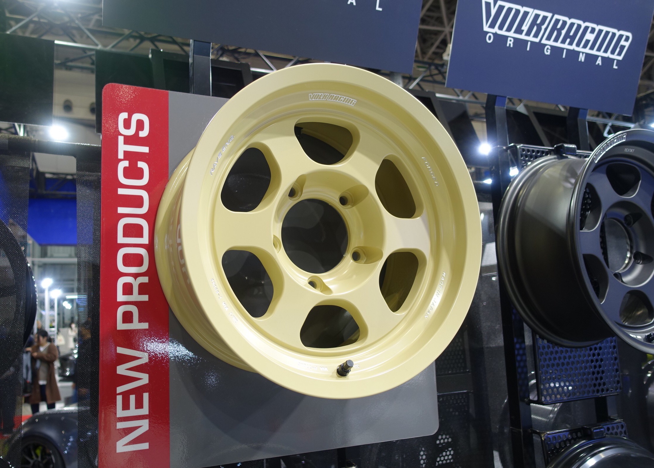 東京オートサロン 2024 RAYSレイズブース」”G025 LTD” や 