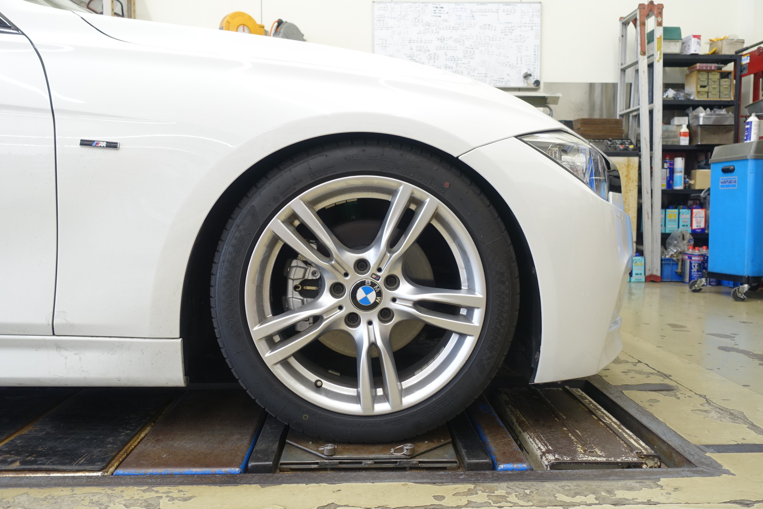 BMWに国産車高調を付けたらどんな乗り味になるの?BMW F30 320d BMWに国産車高調を付けたらどんな乗り味になるの?BMW F30 320d