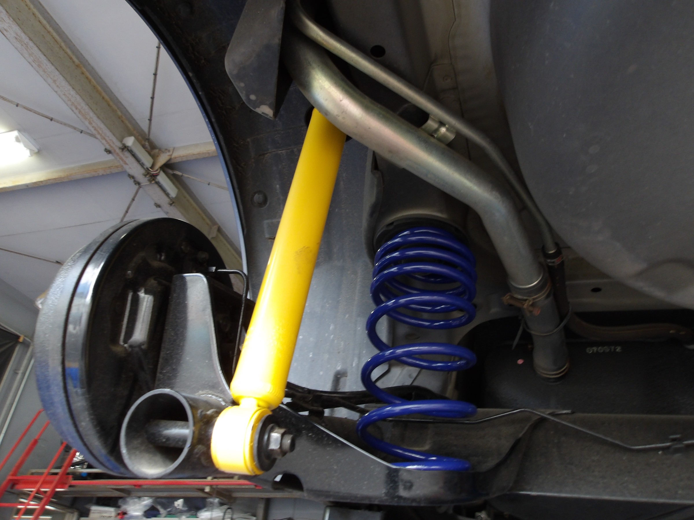 スイフト（ZC21S）KYB製「ローファースポーツL・H・S サスペンション