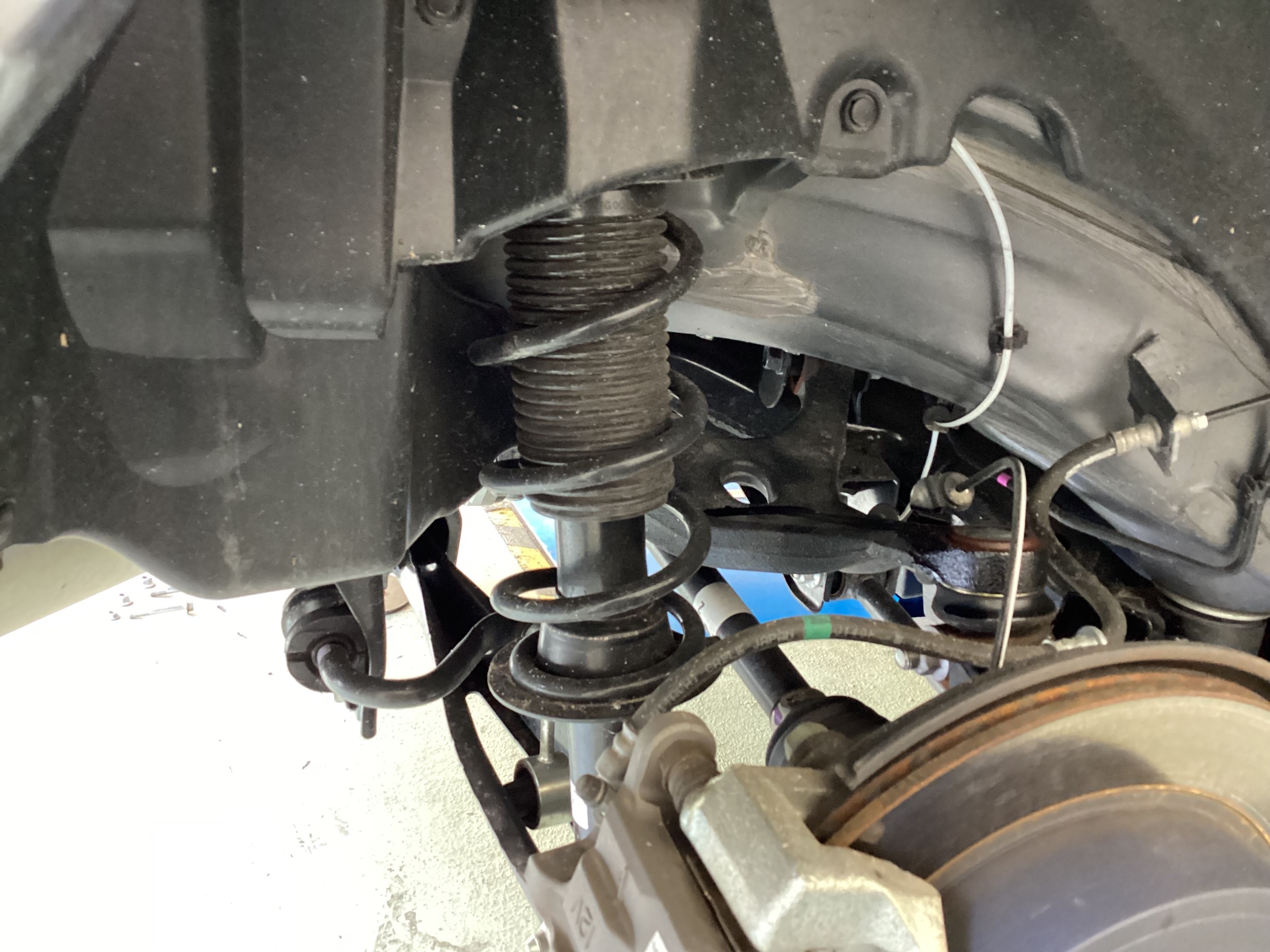 TOYOTA GR86 SARD×SHOWA TUNING SUSPENTION 足回り交換 TOYOTA GR86 SARD×SHOWA TUNING SUSPENTION 足回り交換