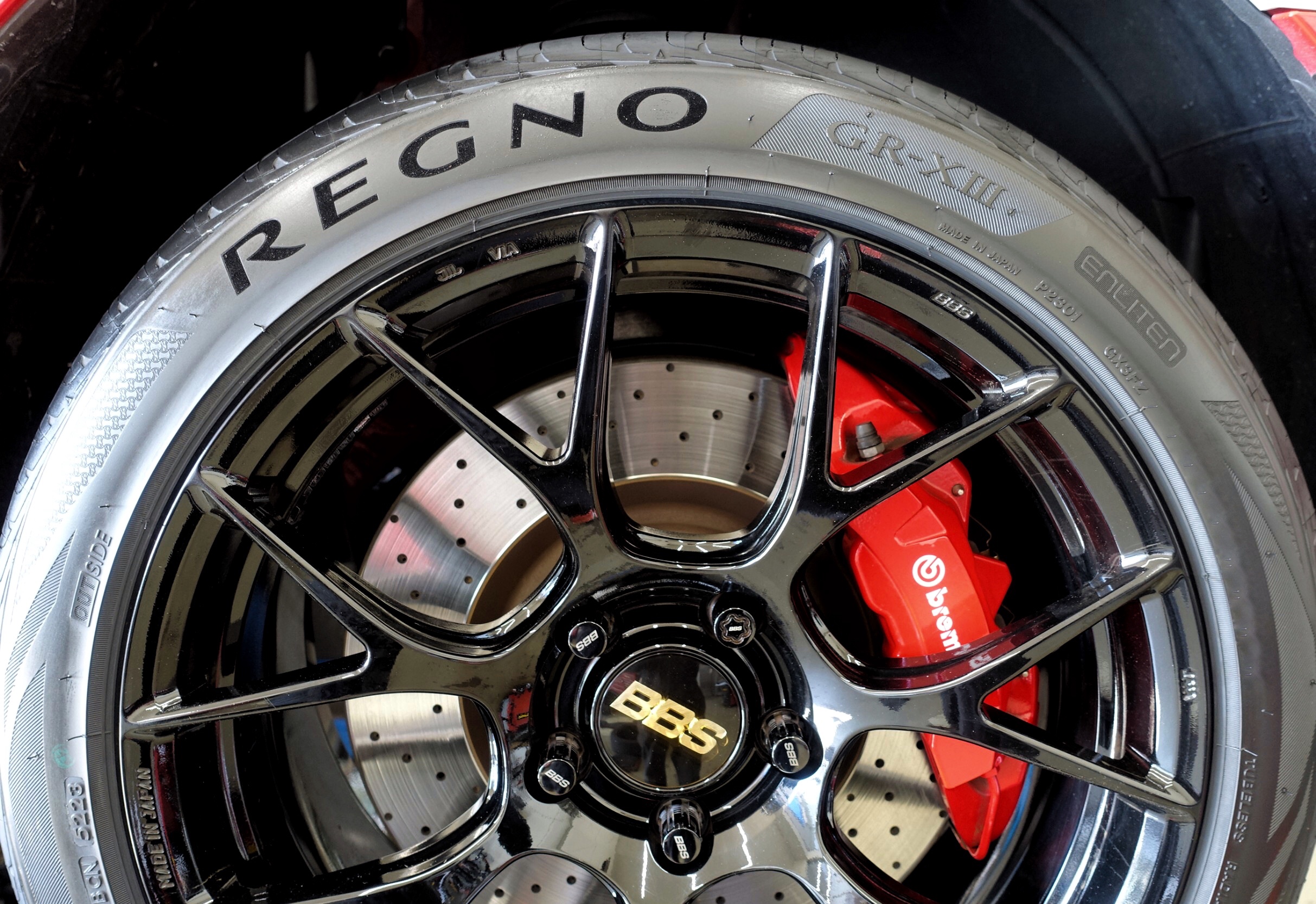 タイヤ選びの新たな選択肢！ホンダ シビック タイプR（FK8）に「REGNO