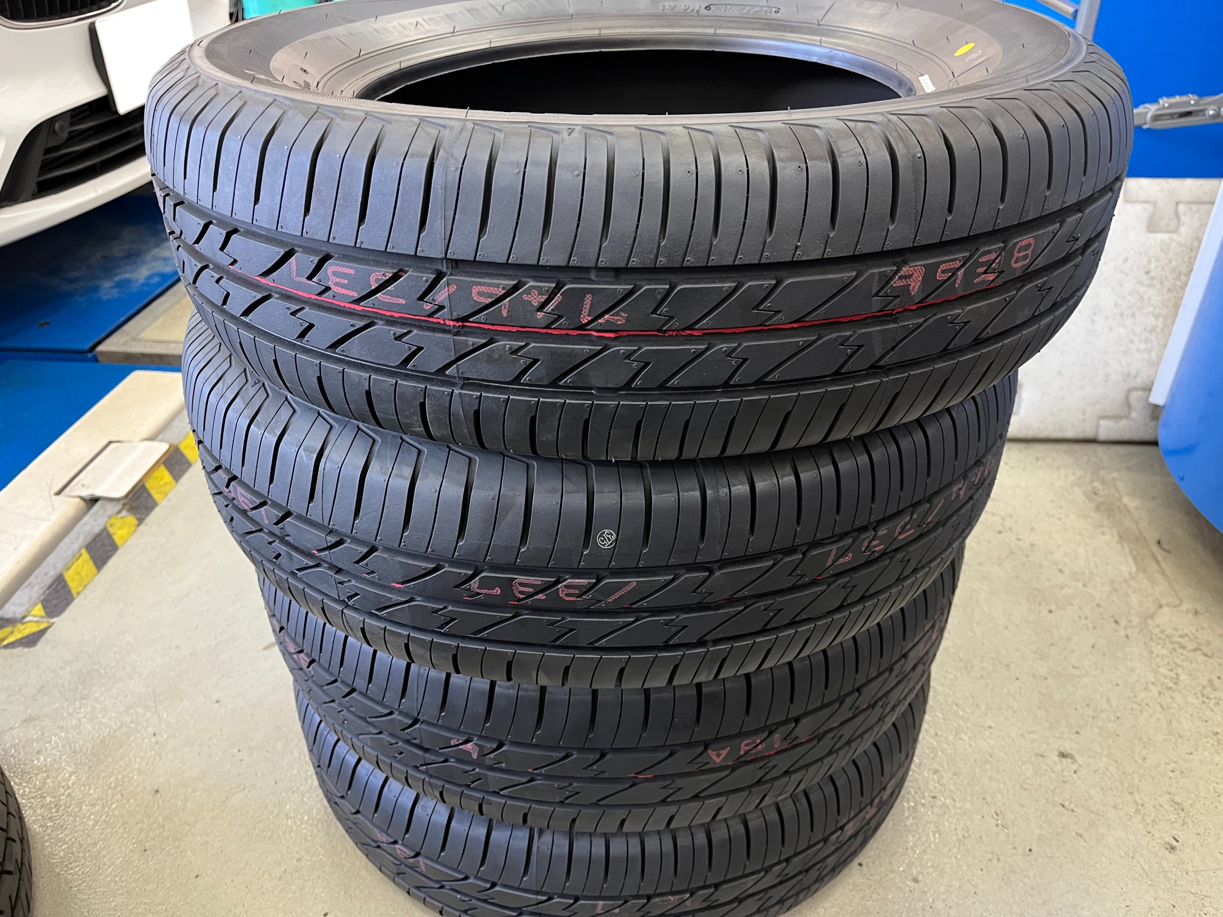 日産セレナ C27 タイヤ交換作業。 | スタッフ日記 | コクピット