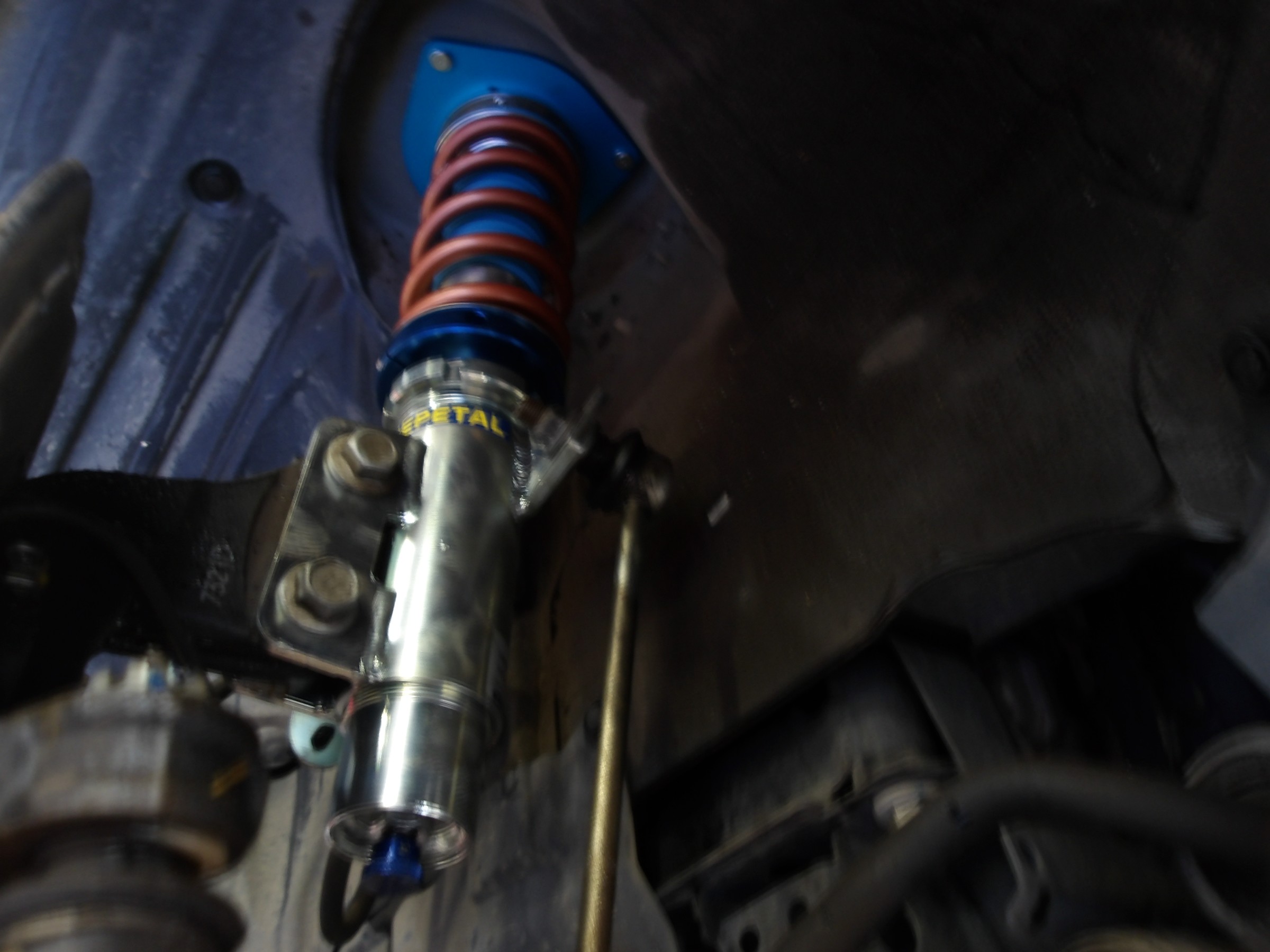 BRZ（ZC6）エナペタル製当店オリジナル車高調（E12）装着