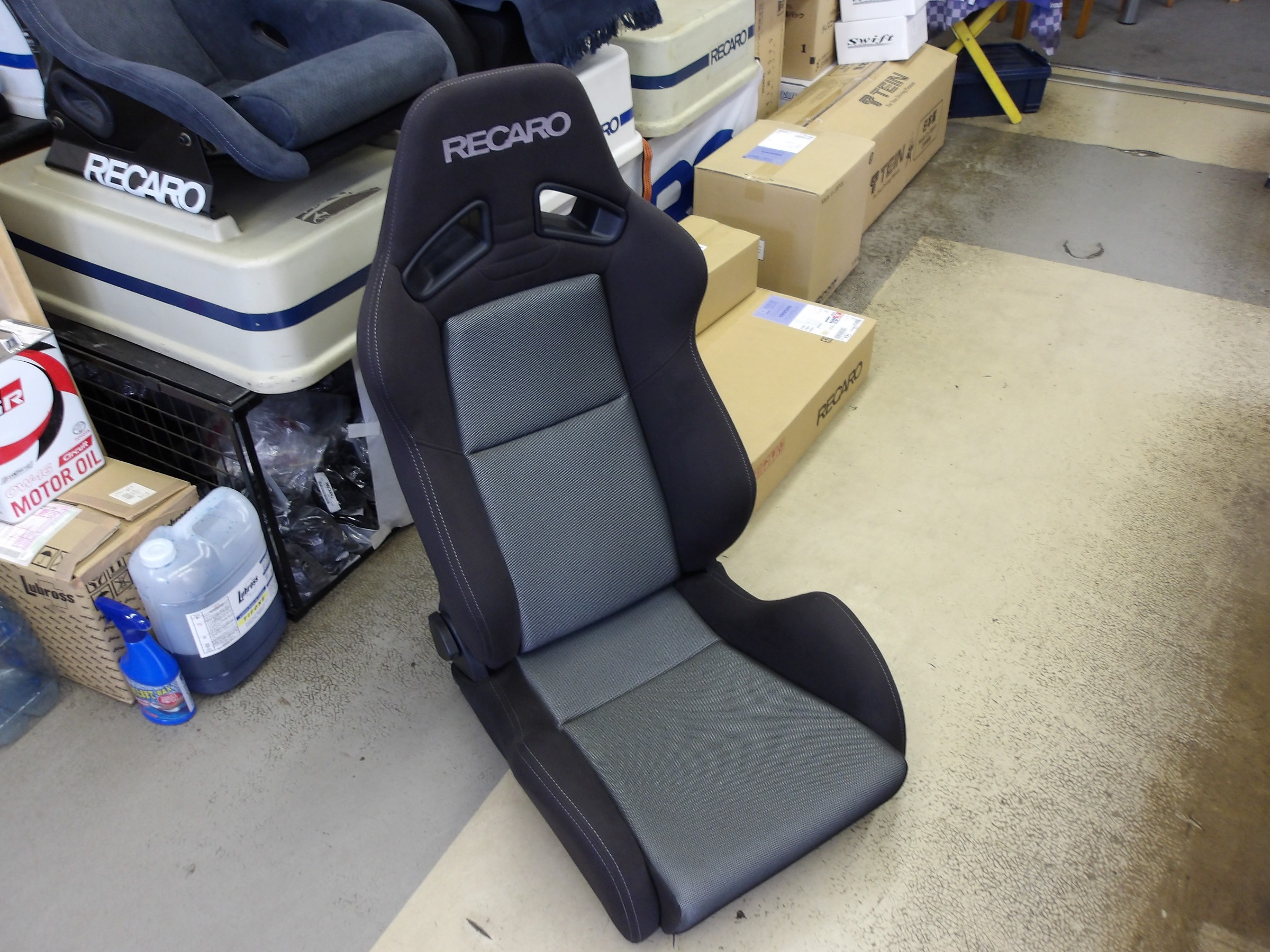 スイフトスポーツ（ZC33S）レカロ製リクライニングスポーツシート「SR