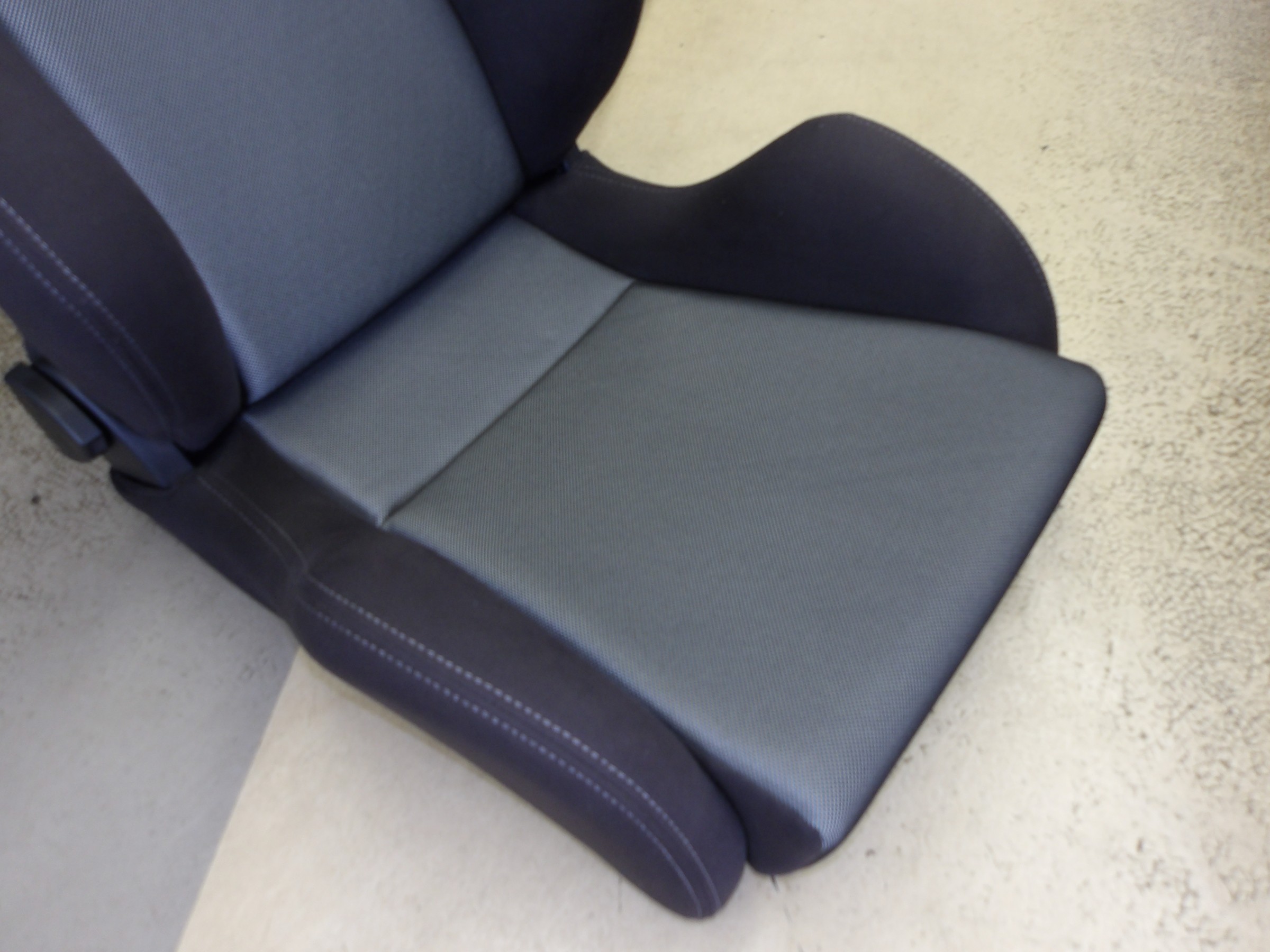 スイフトスポーツ（ZC33S）レカロ製リクライニングスポーツシート「SR