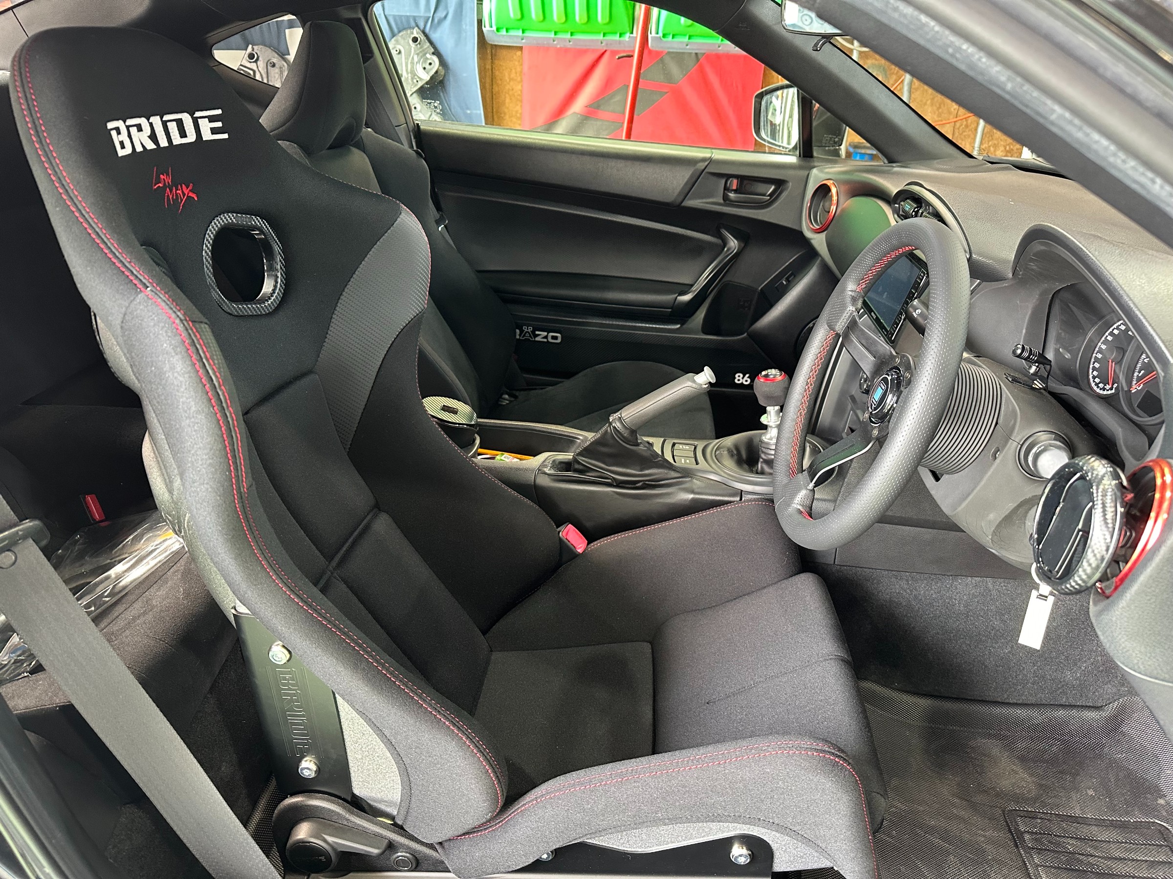 TOYOTA トヨタ おぞまし 86 ZN6 BRIDEシートレール