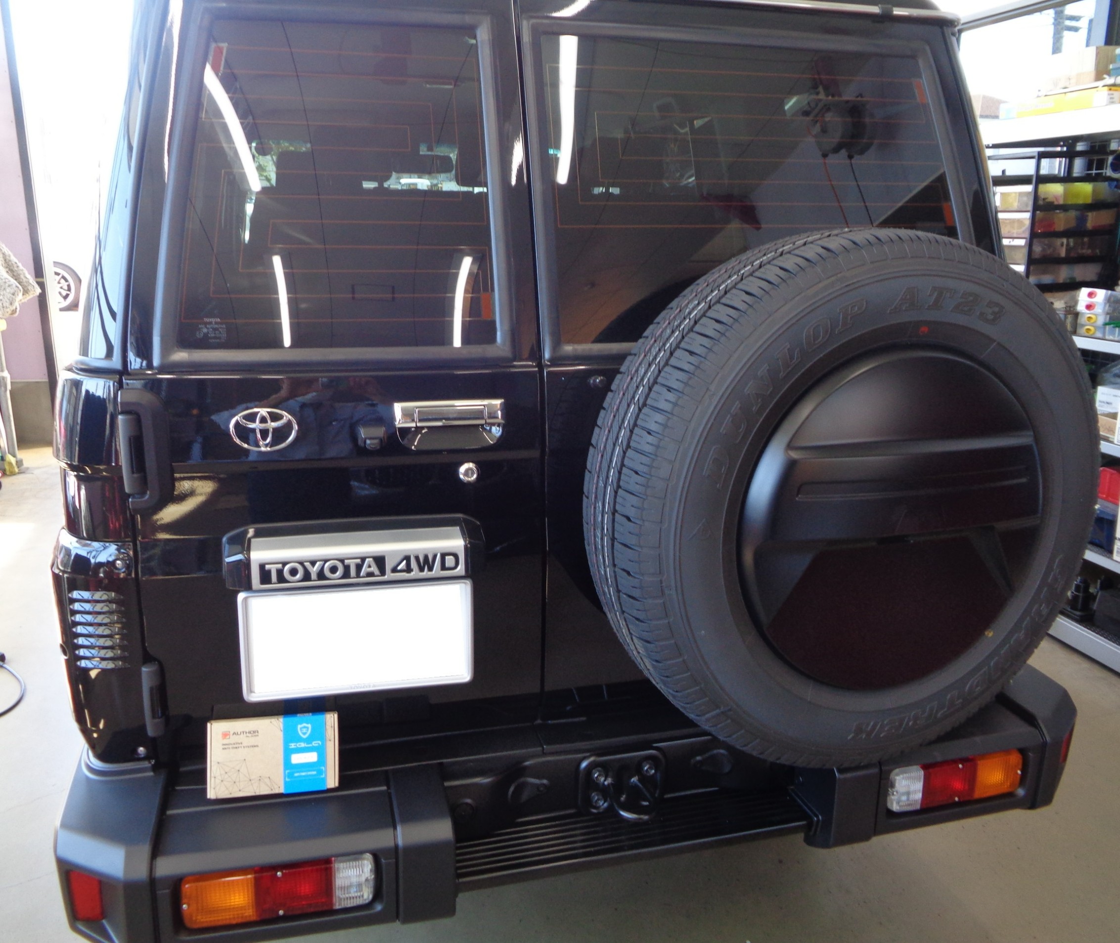 再再販トヨタ ランクル70に最新盗難手口！キーエミュレーター