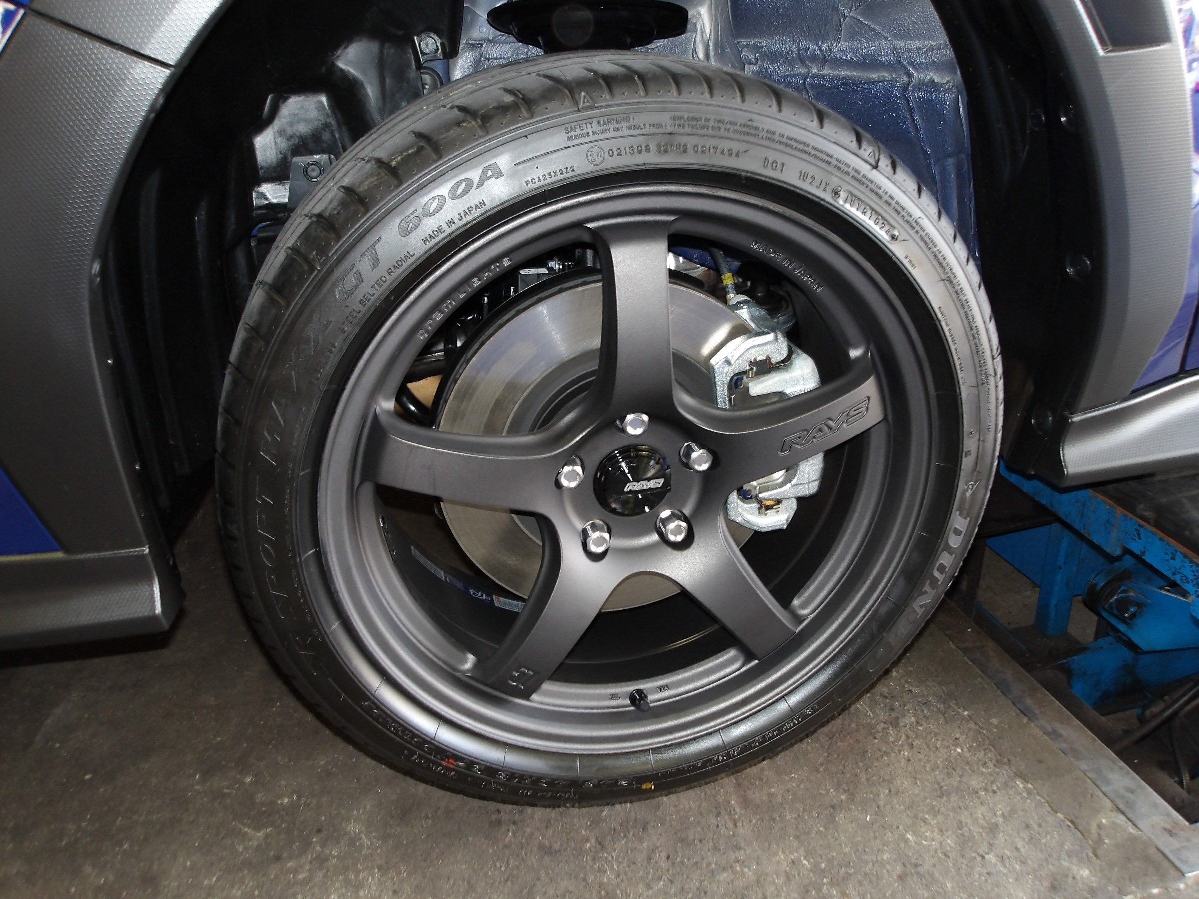 WRX S4（VBH）レイズ製アルミホイール「グラムライツ57CR Spec-D