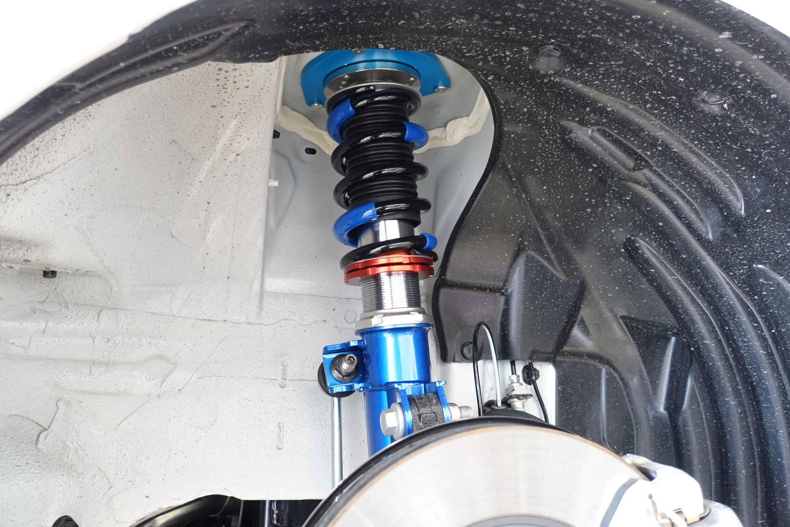 通勤からサーキットまでカバーしてくれるオールラウンド車高調！トヨタ