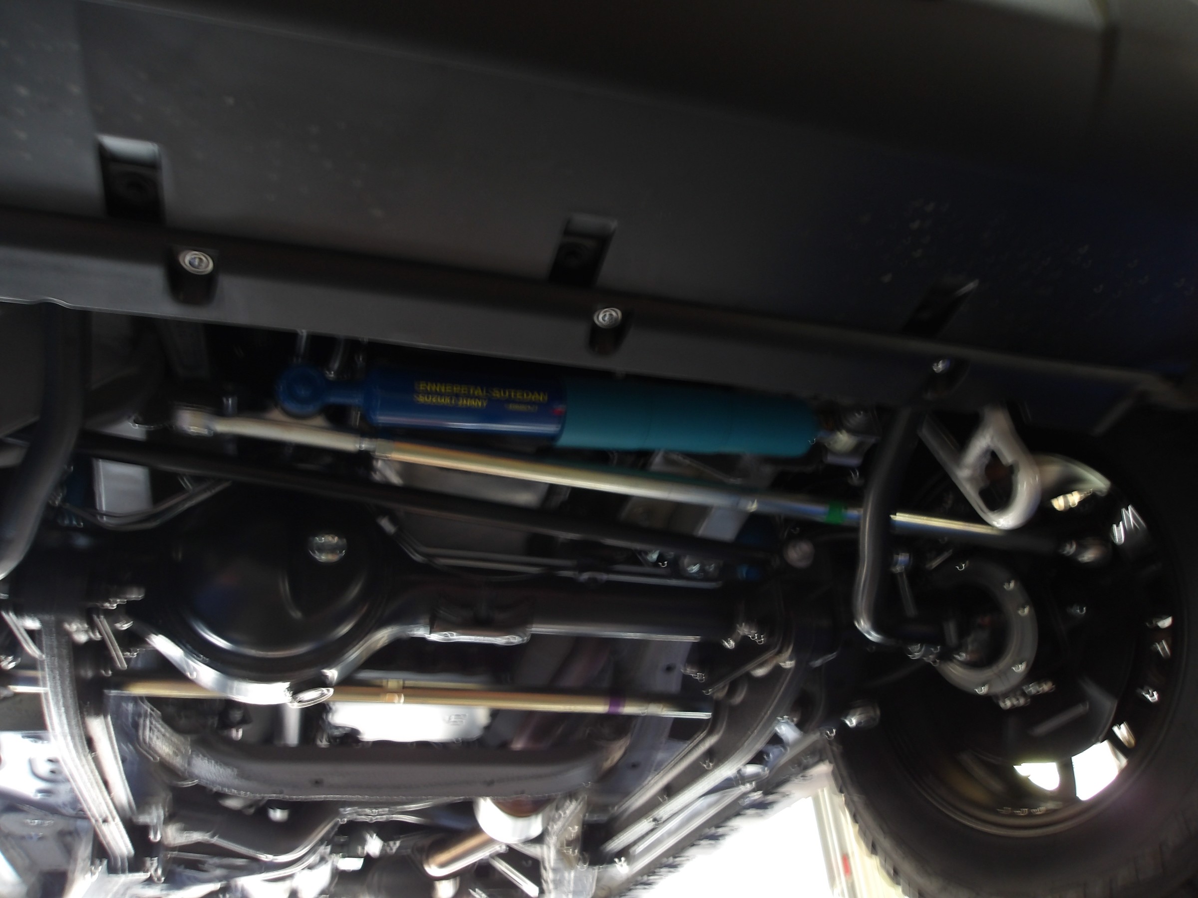 ジムニーシエラ　JB74W ショックアブソーバー　ステアリングダンパー imgrc0079153189.jpg?fitin=272:272