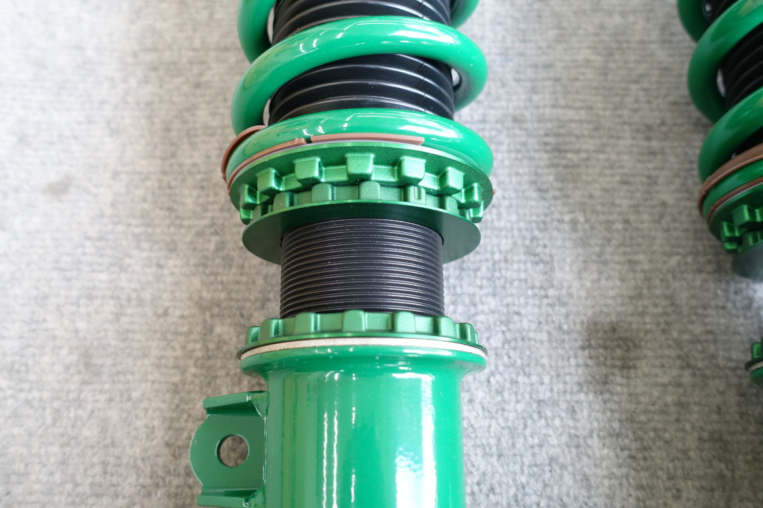 ローダウン後の最終仕上げはやっぱりコレ！マツダ アテンザワゴン