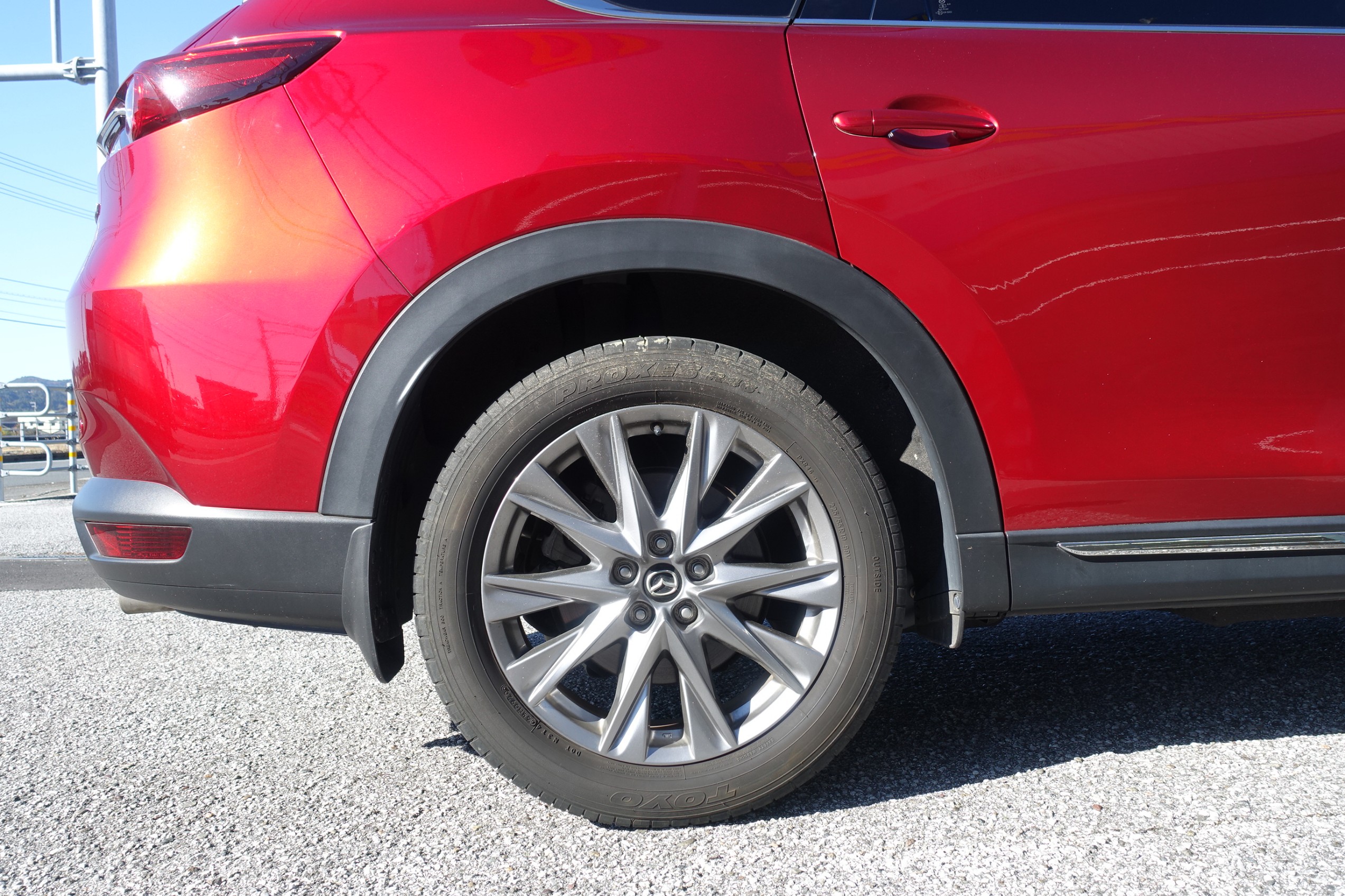 最近人気のSUVをローダウンしてスポーティーな仕上がりに！マツダ CX-8