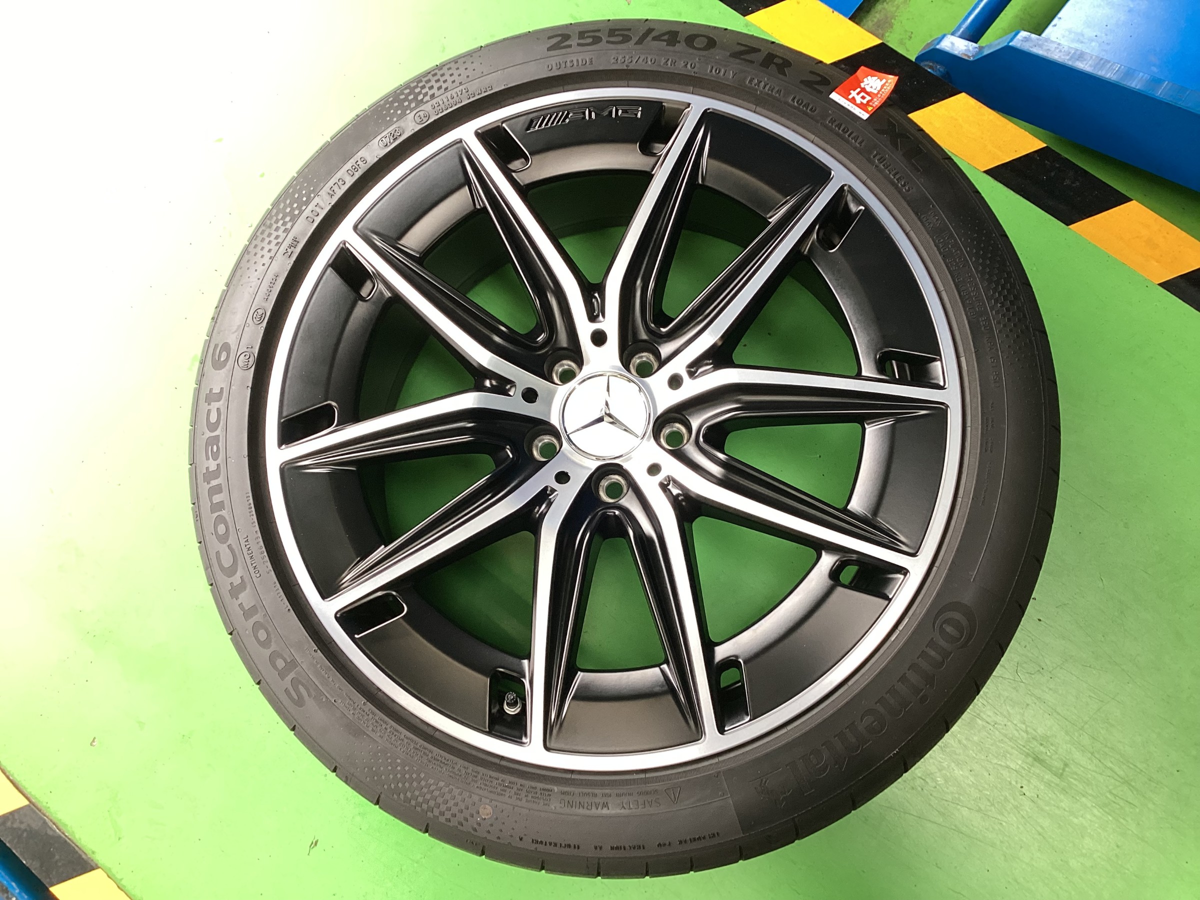 Mercedes-Benz GLB 【 ブレーキパッド 】取り付け作業～～♬ 輸入車の