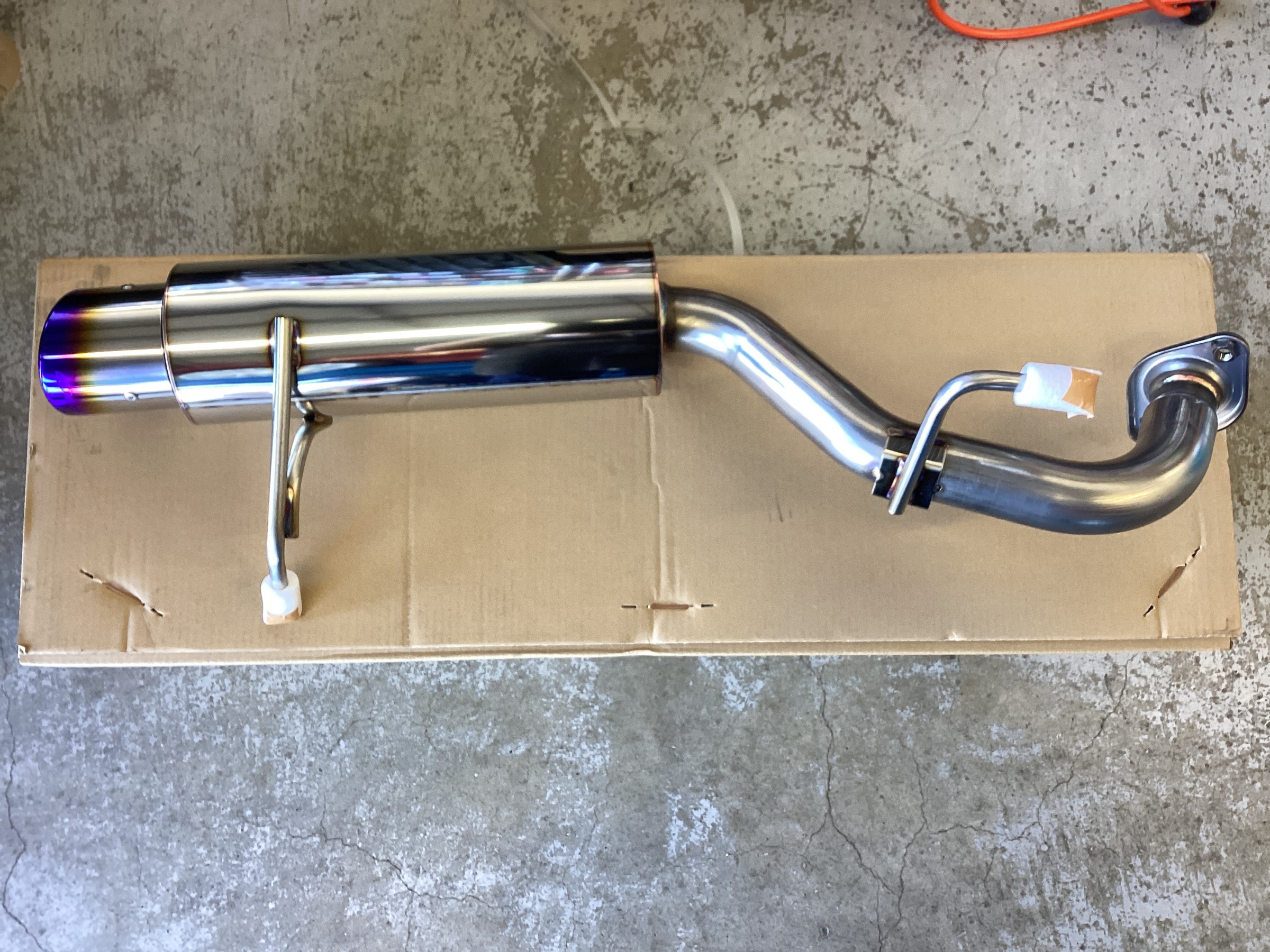 ヤリス MXPA10 マフラー交換します！ | トヨタ ヤリス 吸・排気系