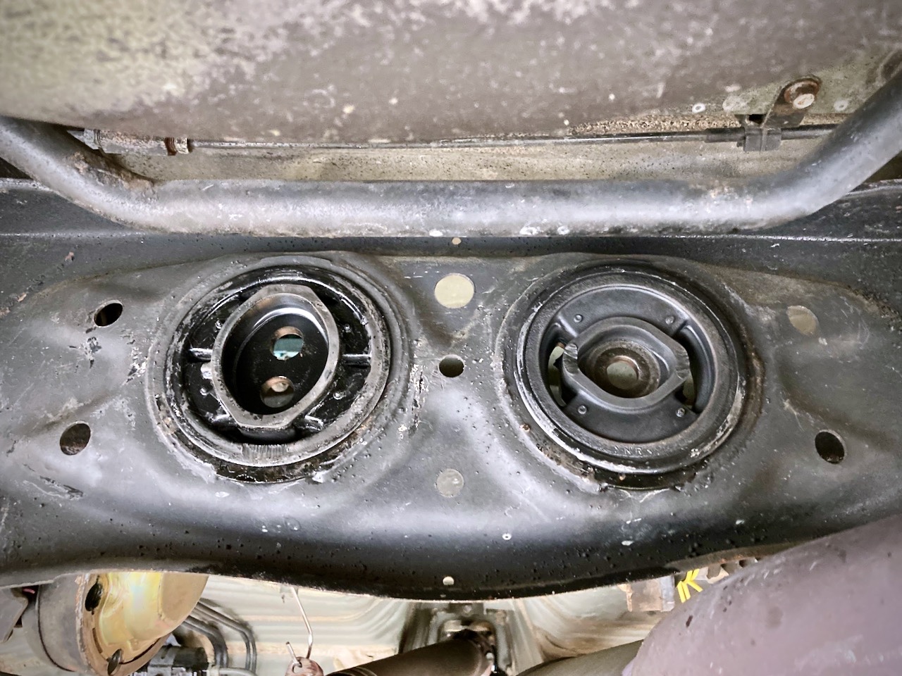 jzx100TRDリアデフマウント チェイサー[JZX90/JZX100/JZX110] リアデフマウントブッシュ