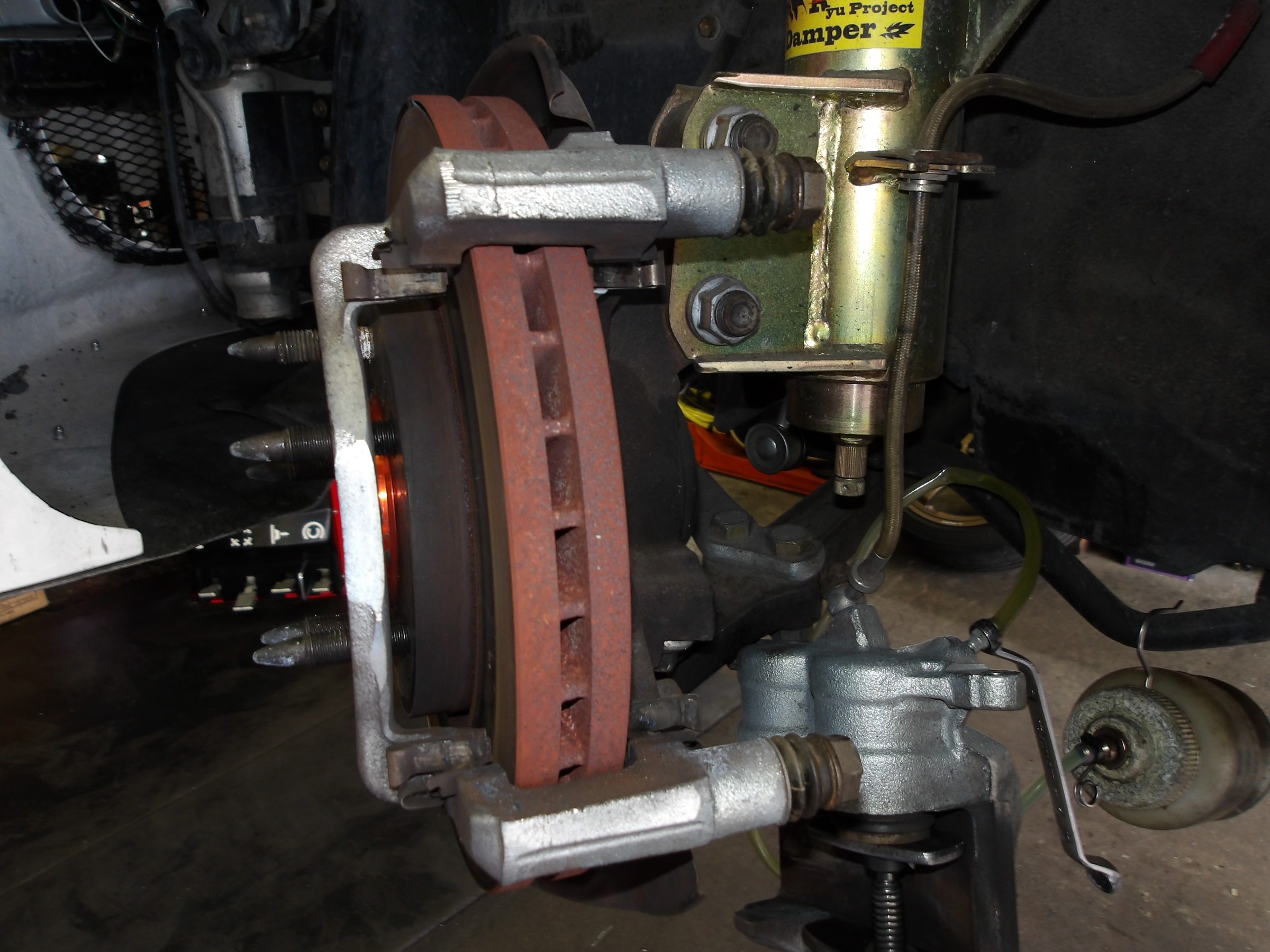 MR2（SW20）エンドレス製のスポーツブレーキパッド「CC-Rg」装着