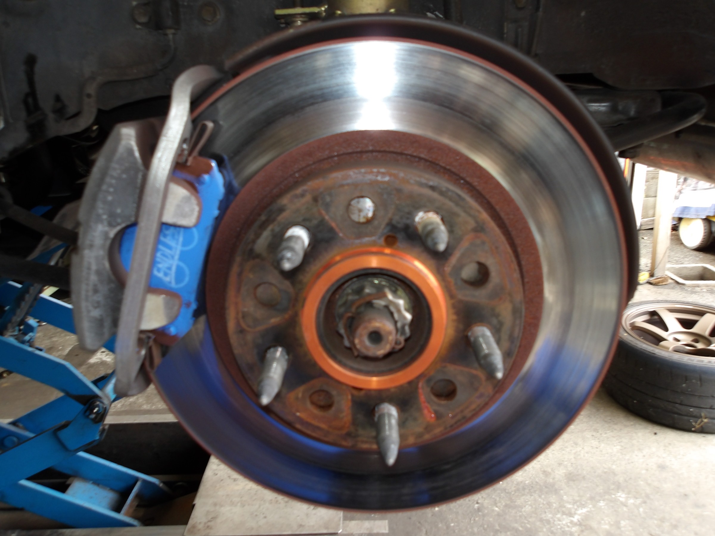 MR2（SW20）エンドレス製のスポーツブレーキパッド「CC-Rg」装着