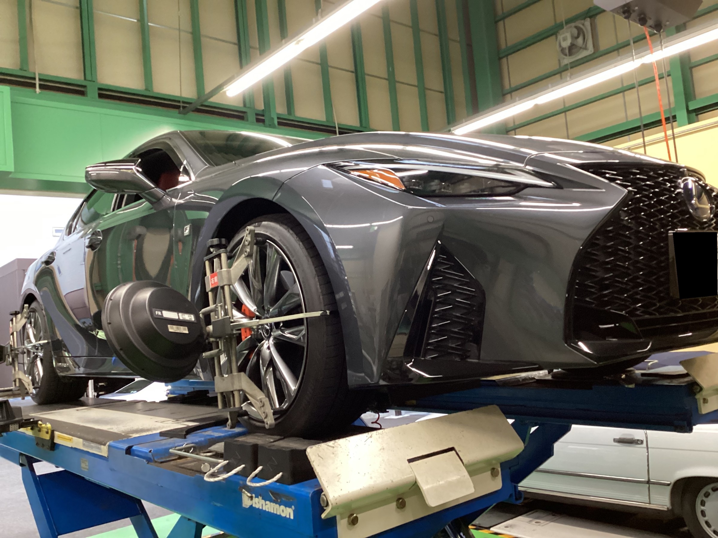 LEXUS IS 【 車高調 】取り付け作業~~♬ 国産車の足回り作業は LEXUS IS 【 車高調 】取り付け作業~~♬ 国産車の足回り作業は