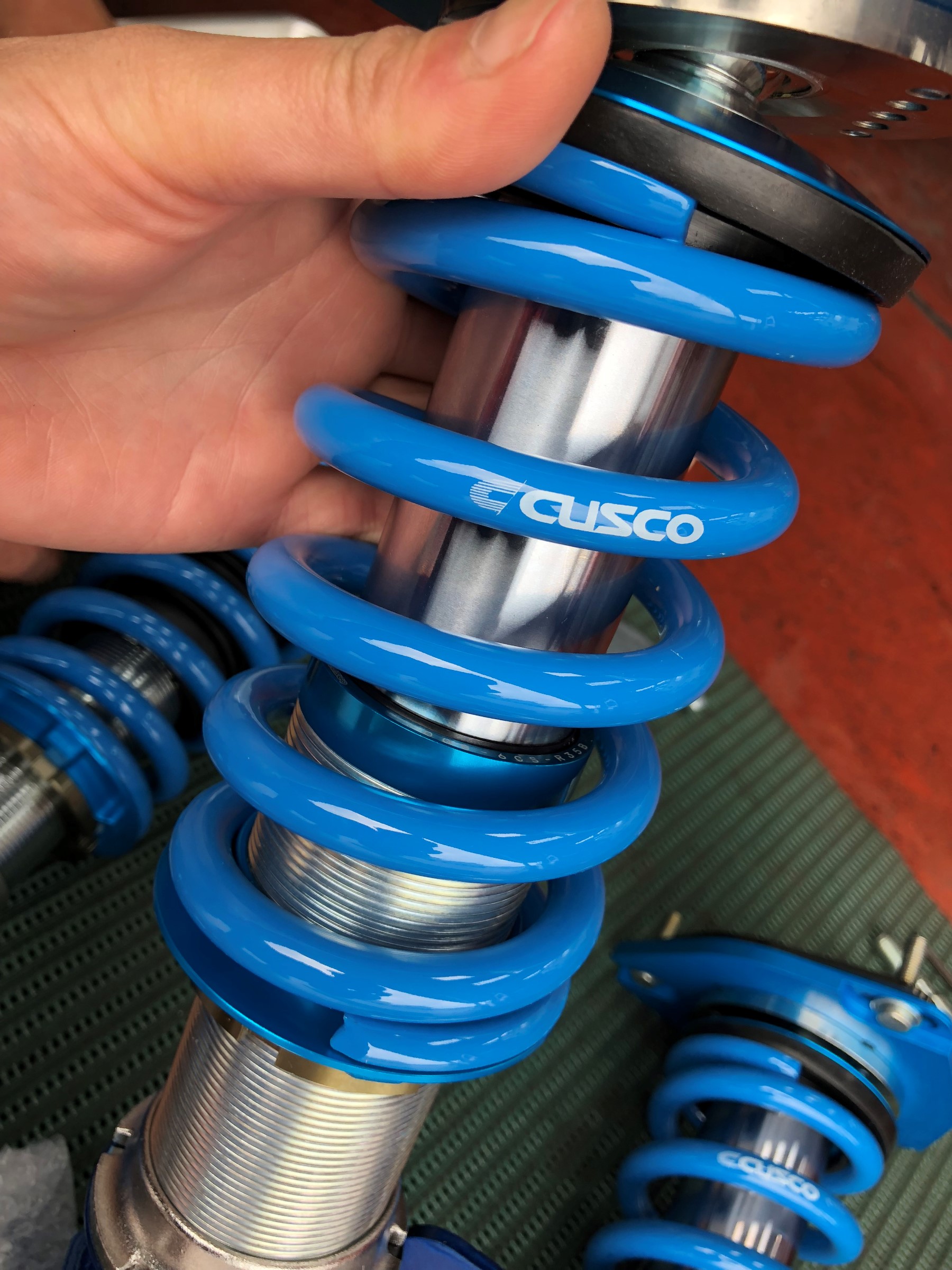 Cusco Sport S Toyota 86 勝手にstreetシリーズとの違いを比べてみました トヨタ 86 足まわり サスペンション ブレーキ 足まわり サスペンション ブレーキ サスペンションパーツ関連取付 スタッフ 日記 コクピット 荒井 車のカスタマイズに