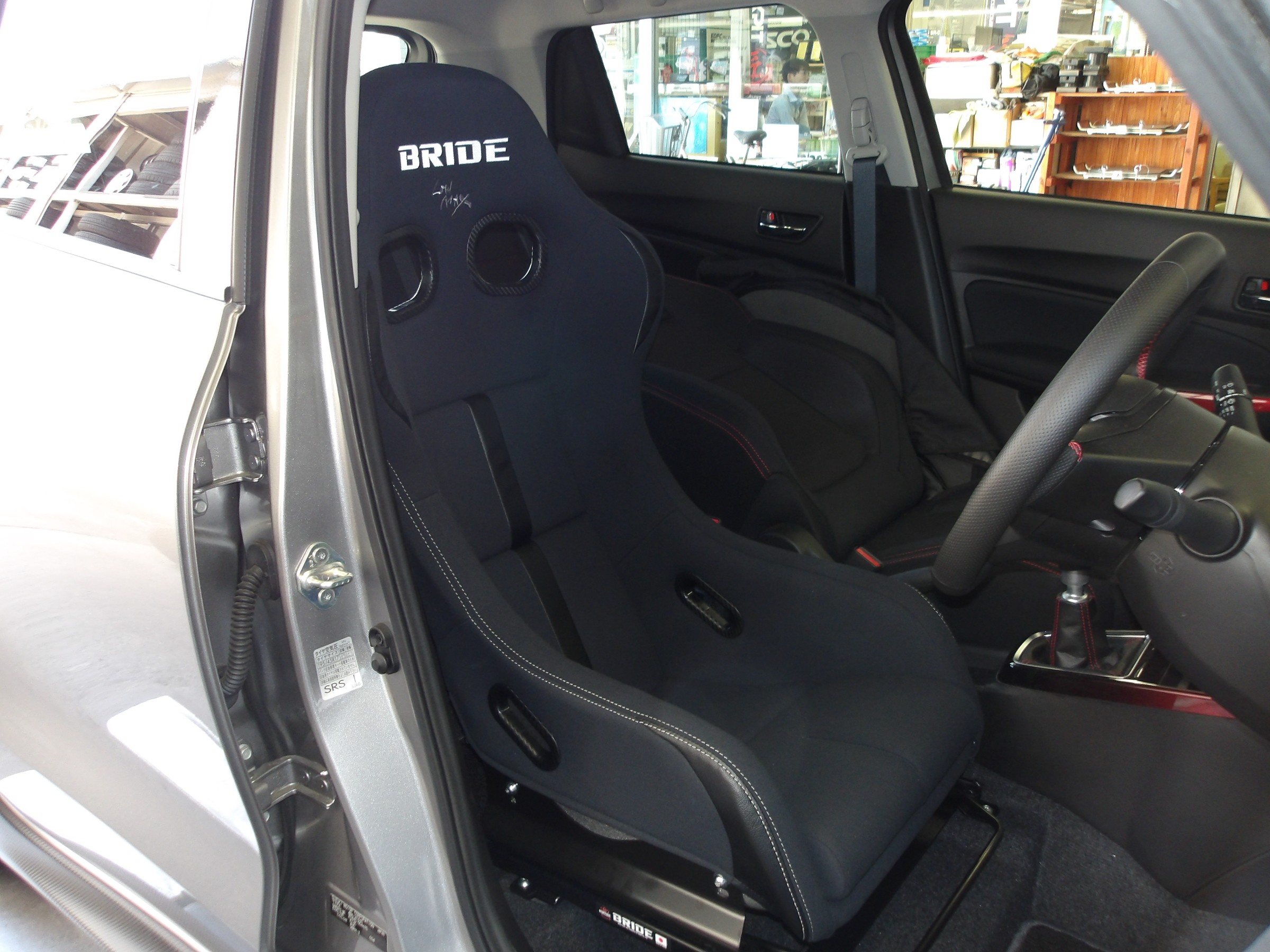 スイフトスポーツ（ZC33S）BRIDE製フルバケットシート「ZETA Ⅳ REIMS