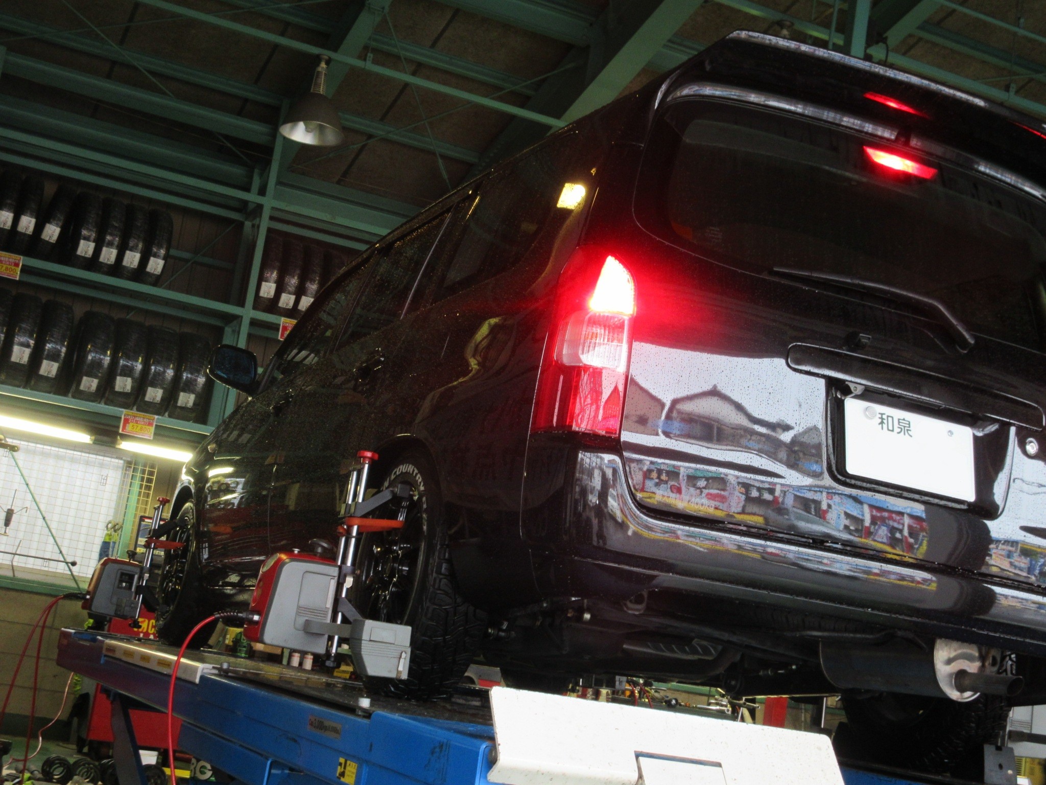 タイヤ・ホイール投入前に車高調取り付け | トヨタ サクシード