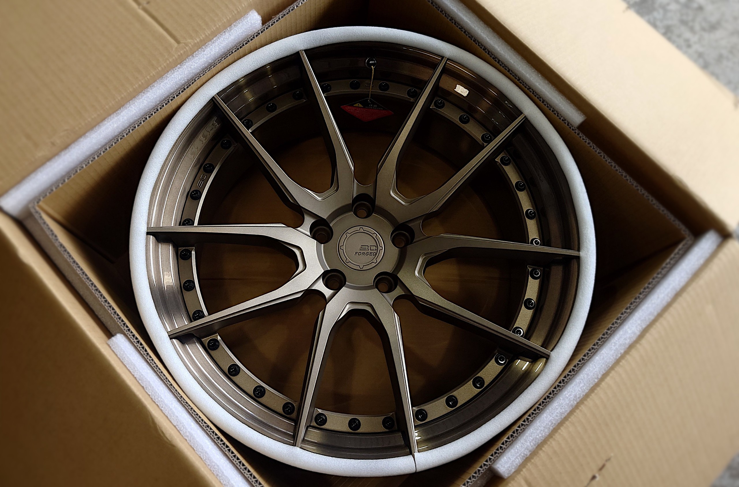 レクサスLS500・BCフォージド 21インチホイールタイヤ付き。