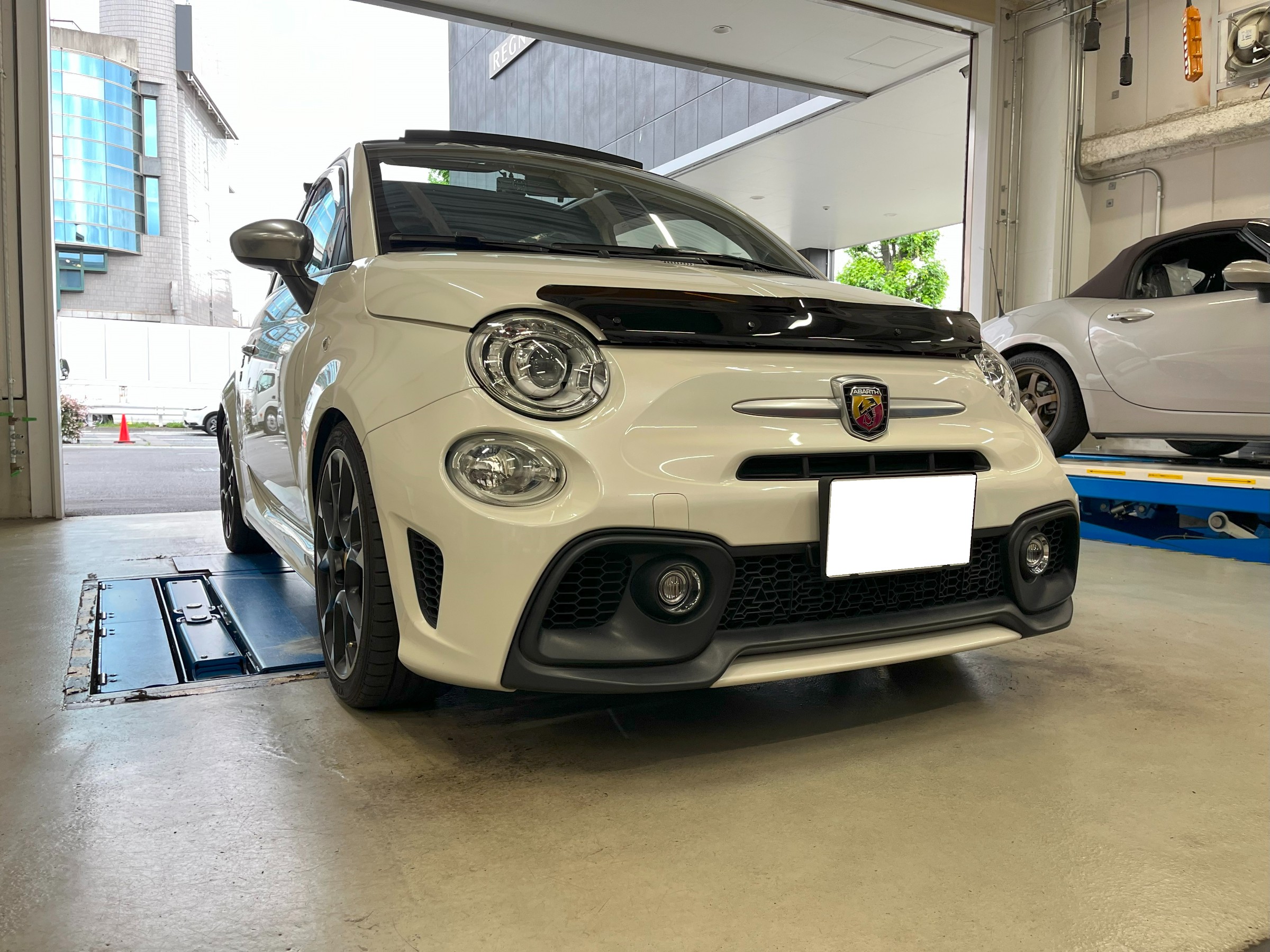 オーダーボディ　フィアットアバルト　塗装済みエンジン オーダーボディ フィアットアバルト 塗装済みエンジン - メルカリ