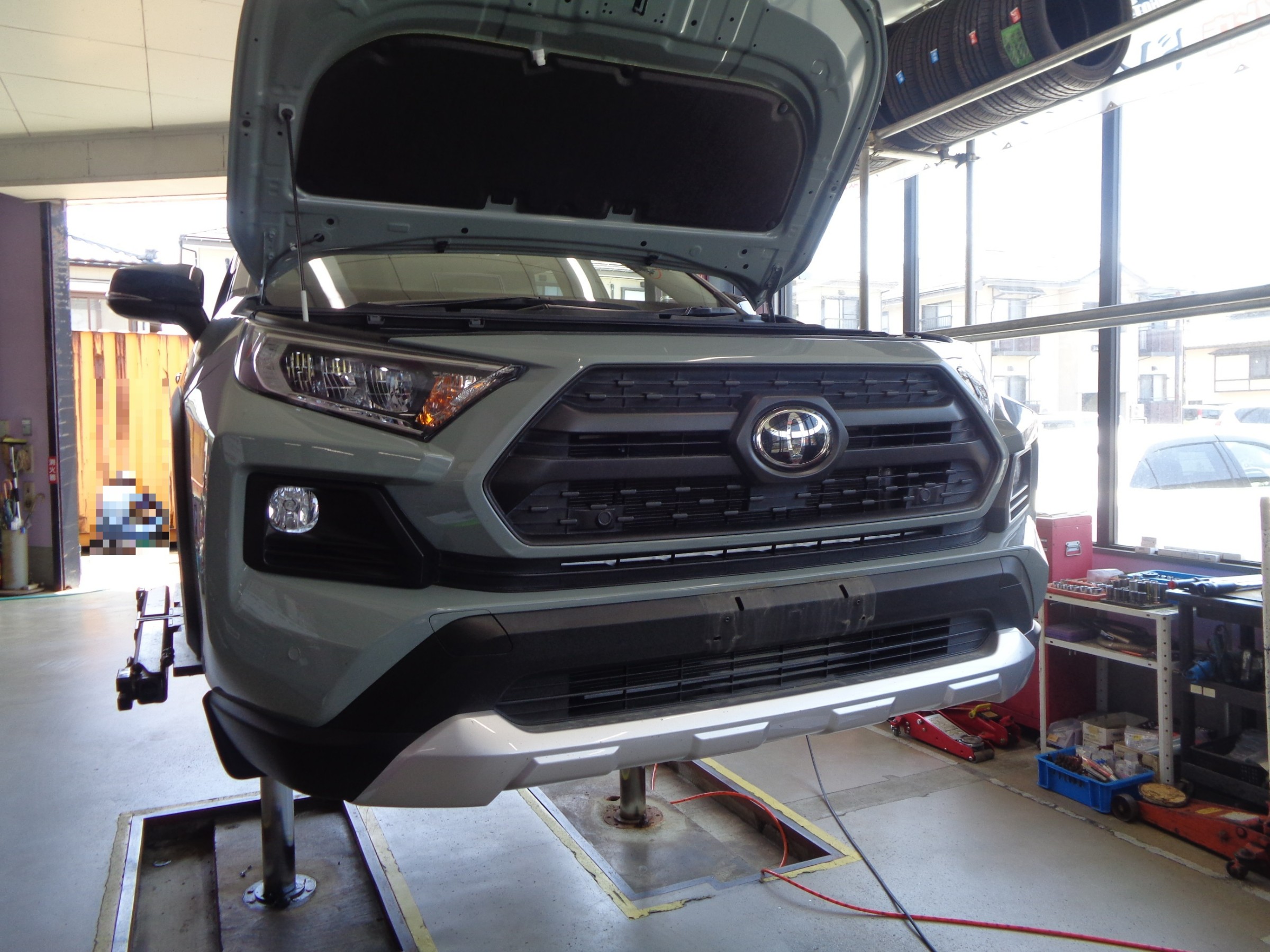 引取り限定rav4 フロントバンパー 楽天市場】RAV4 50系 アドベンチャー フロントバンパー 2P 新型