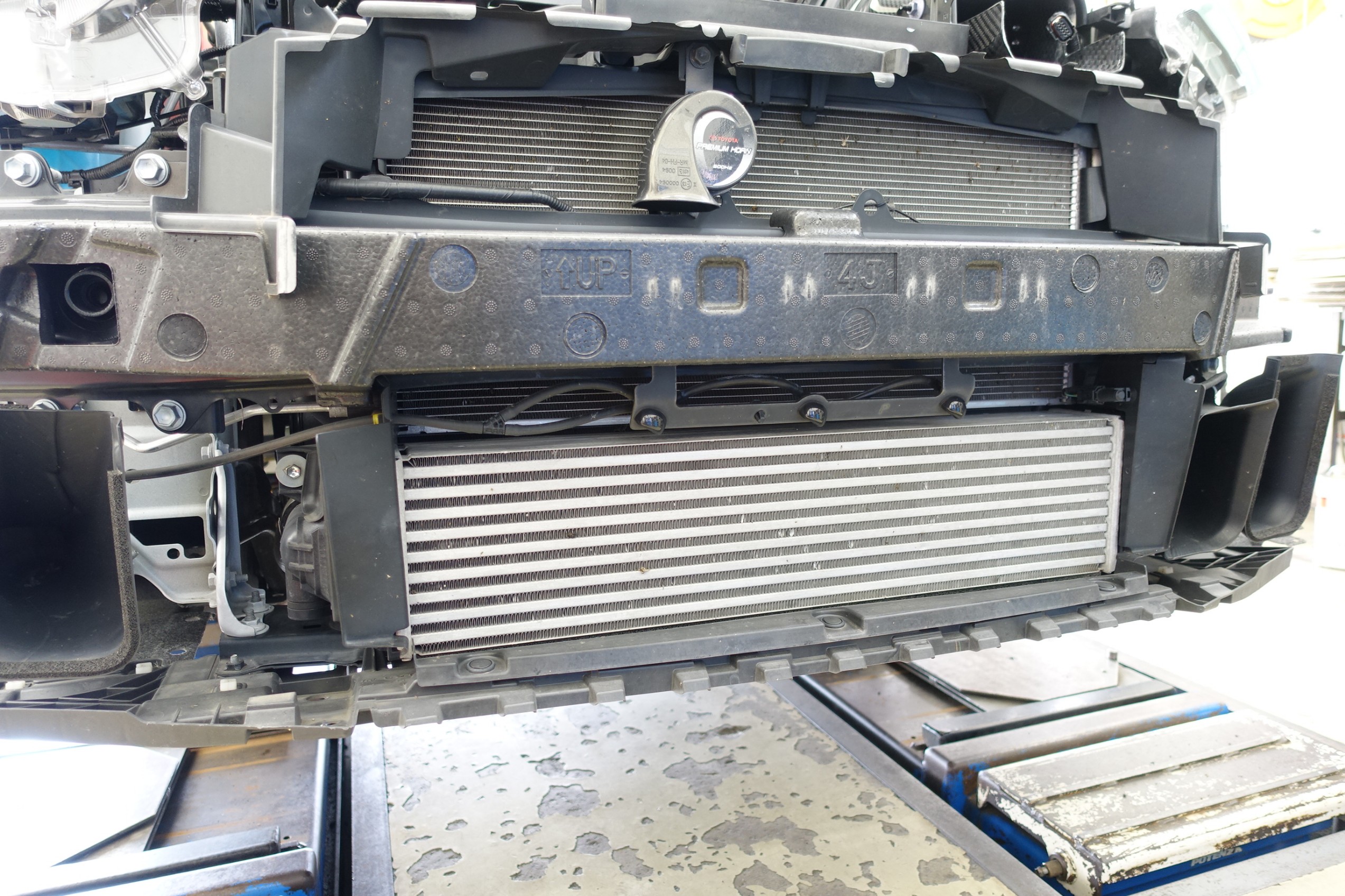 【特価】トヨタ GRヤリス GR-FOUR 純正インタークーラー 特価】トヨタ GRヤリス GR-FOUR 純正インタークーラー