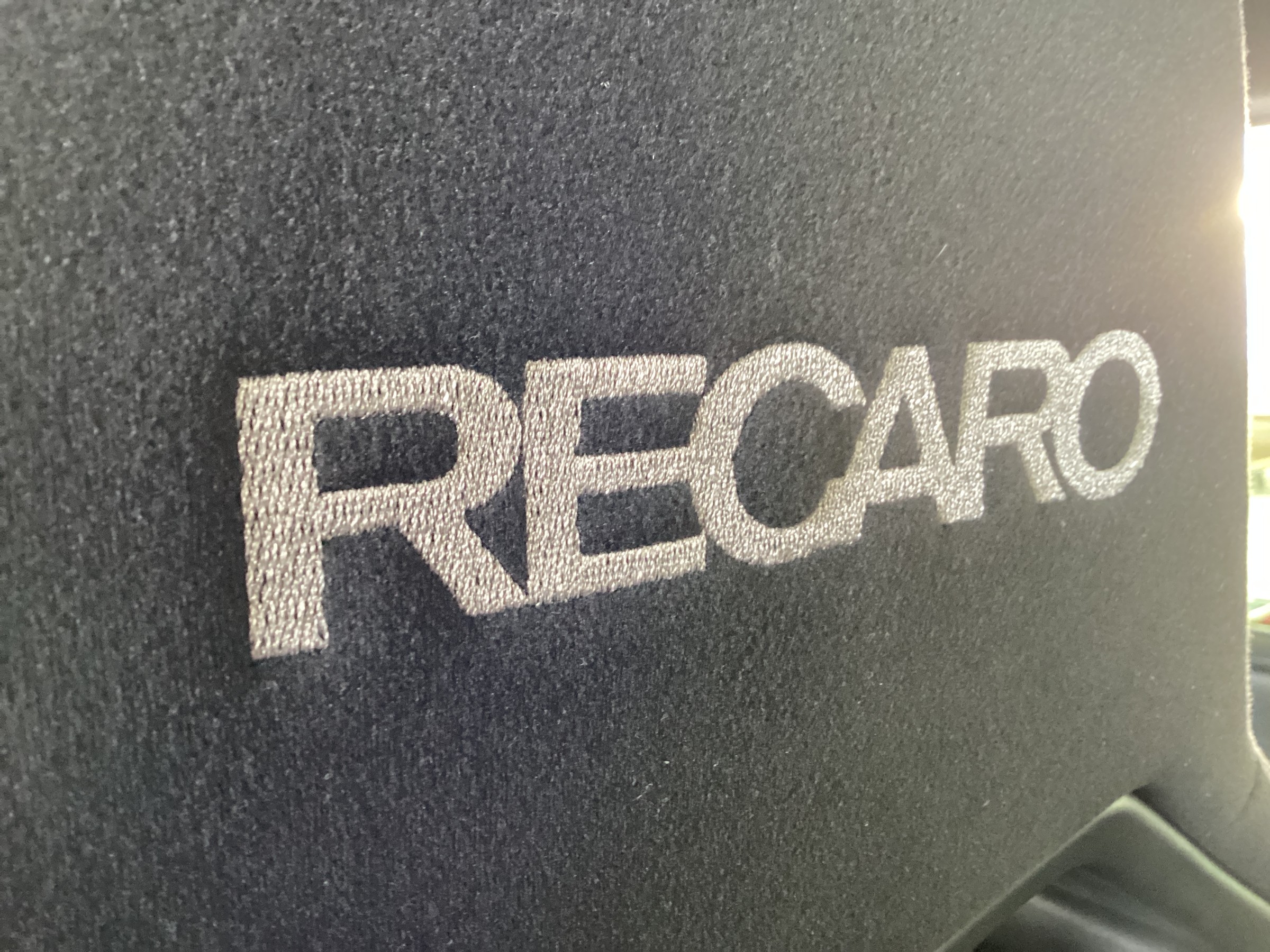 ノア80系 タイヤ交換＆RECAROシート取り付けます！ | トヨタ