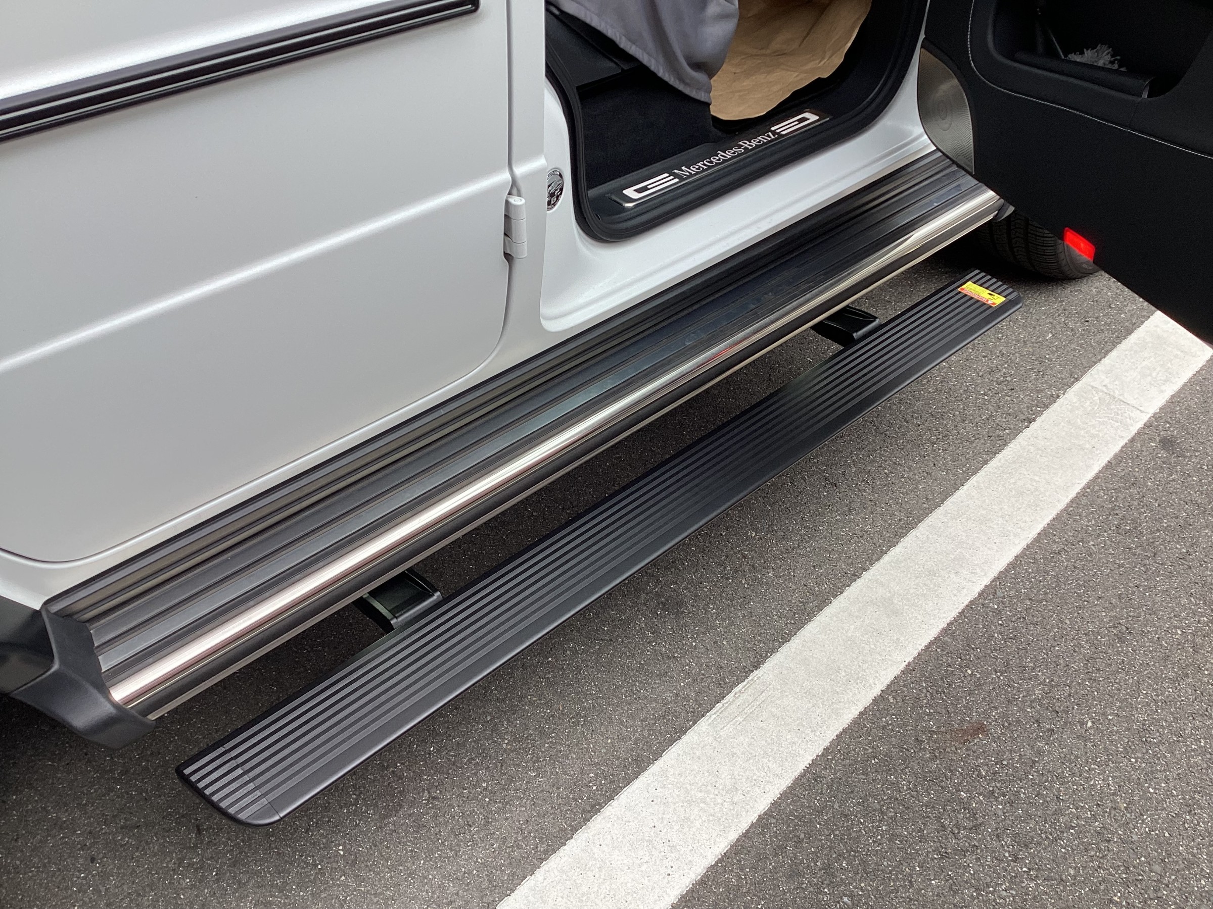 Mercedes-Benz G 【 電動サイドステップ 】 取り付け作業