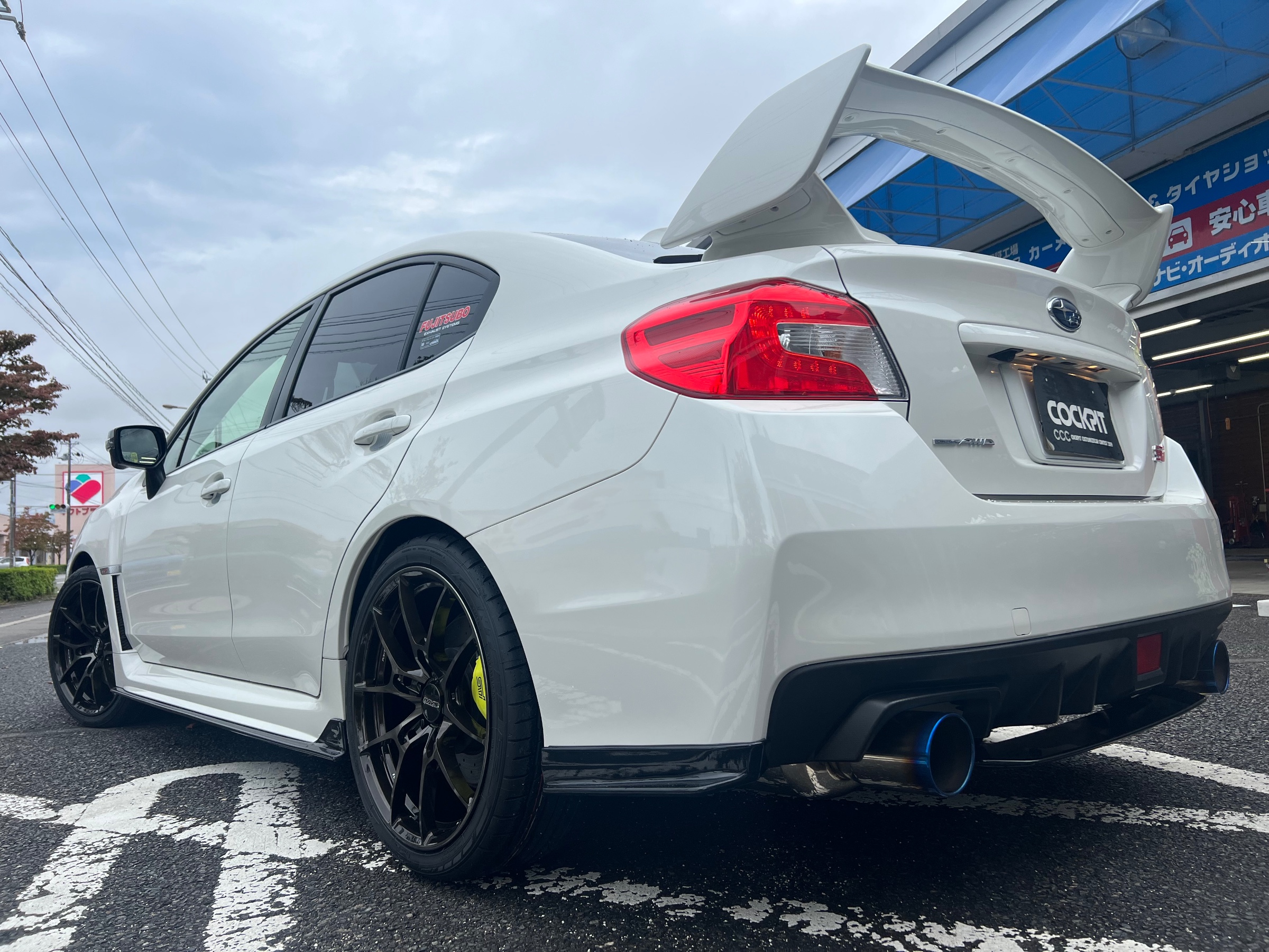 WRX STI カスタマイズ事例 : SUBARU WRX STI VAB x RAYS VOLK