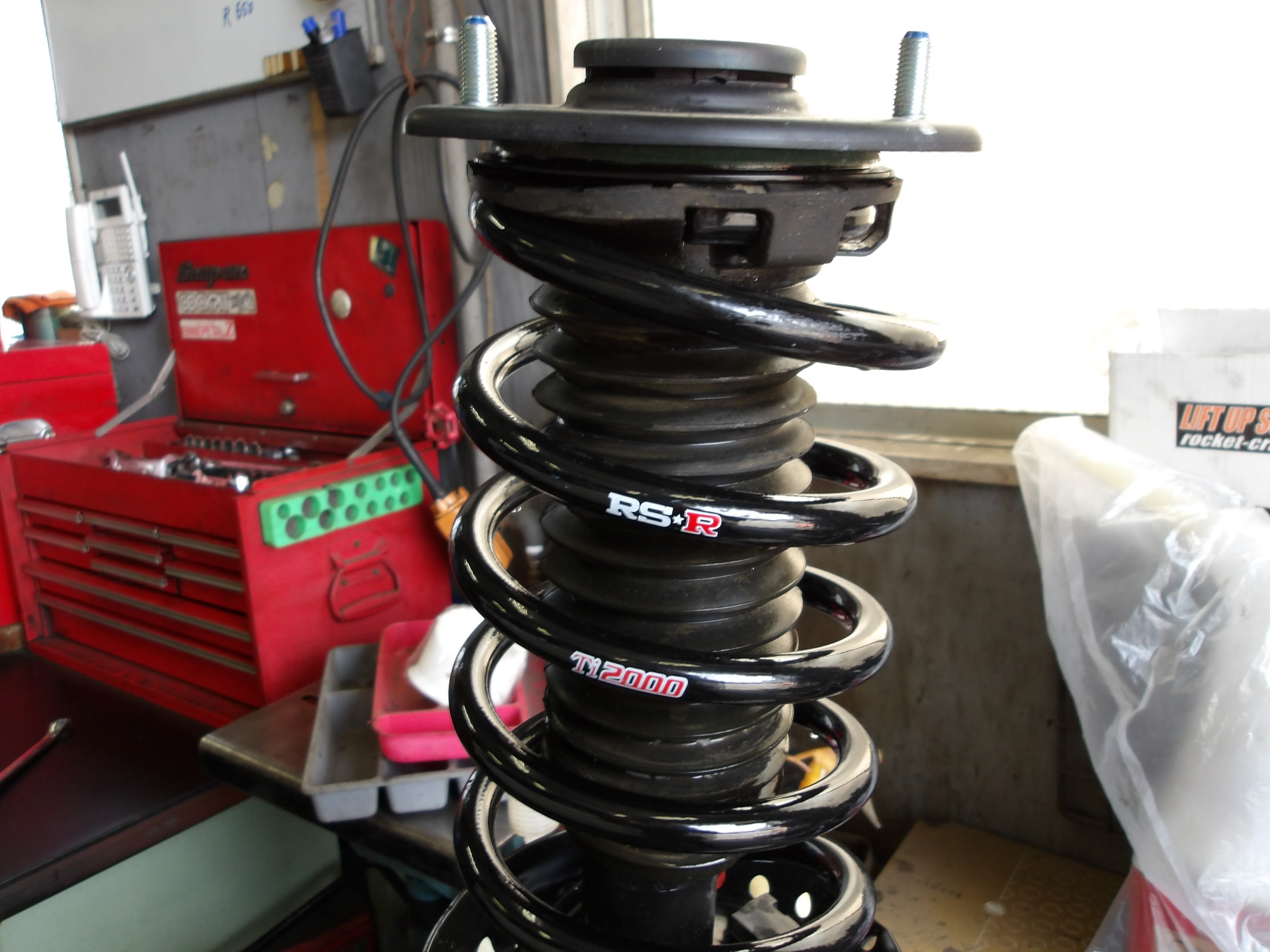 【★良好★】RS★R Ti2000 ホンダステップワゴンRP5 ステップワゴン（RP5）RS-R製ローダウンスプリング「Ti2000