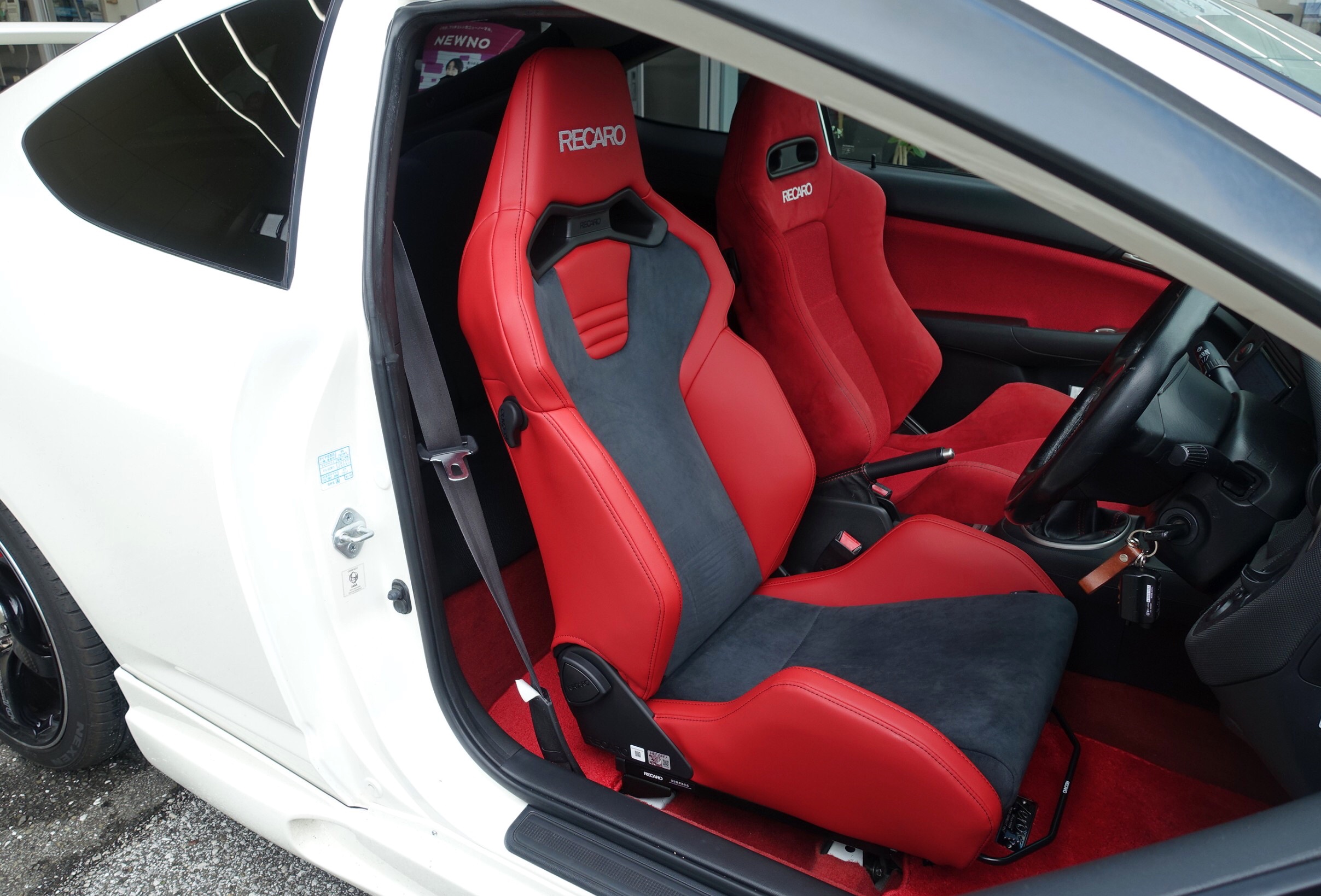 赤い車内にバッチリ溶け込みました！ホンダ インテグラタイプR（DC5