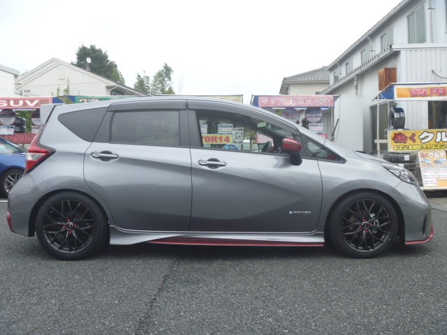 純正NOTEへ足とインチアップ☆ | 日産 ノートNISMO S 足まわり
