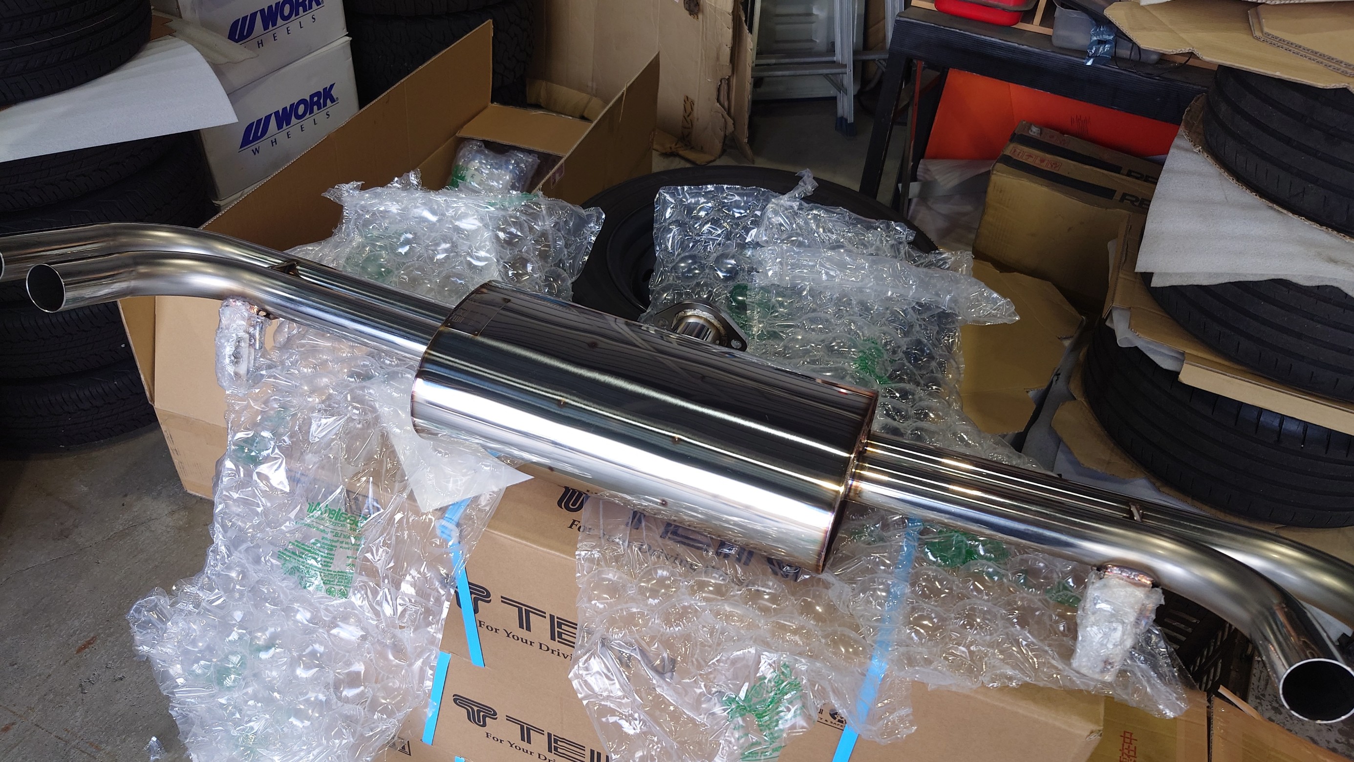 EXART ONEマフラー TRD製リアディフューザー用 の取付作業