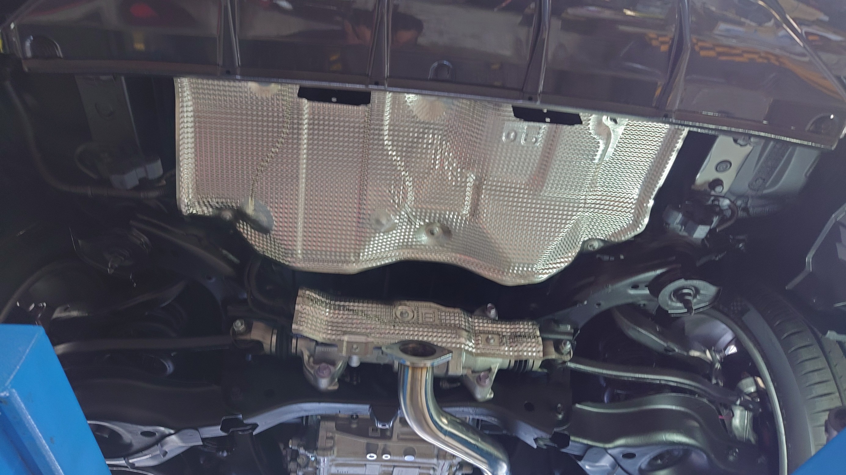 EXART ONEマフラー TRD製リアディフューザー用 の取付作業