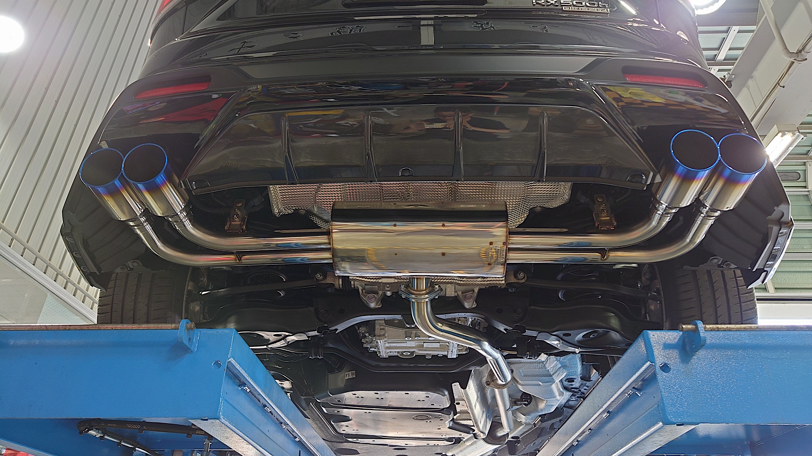 EXART ONEマフラー TRD製リアディフューザー用 の取付作業