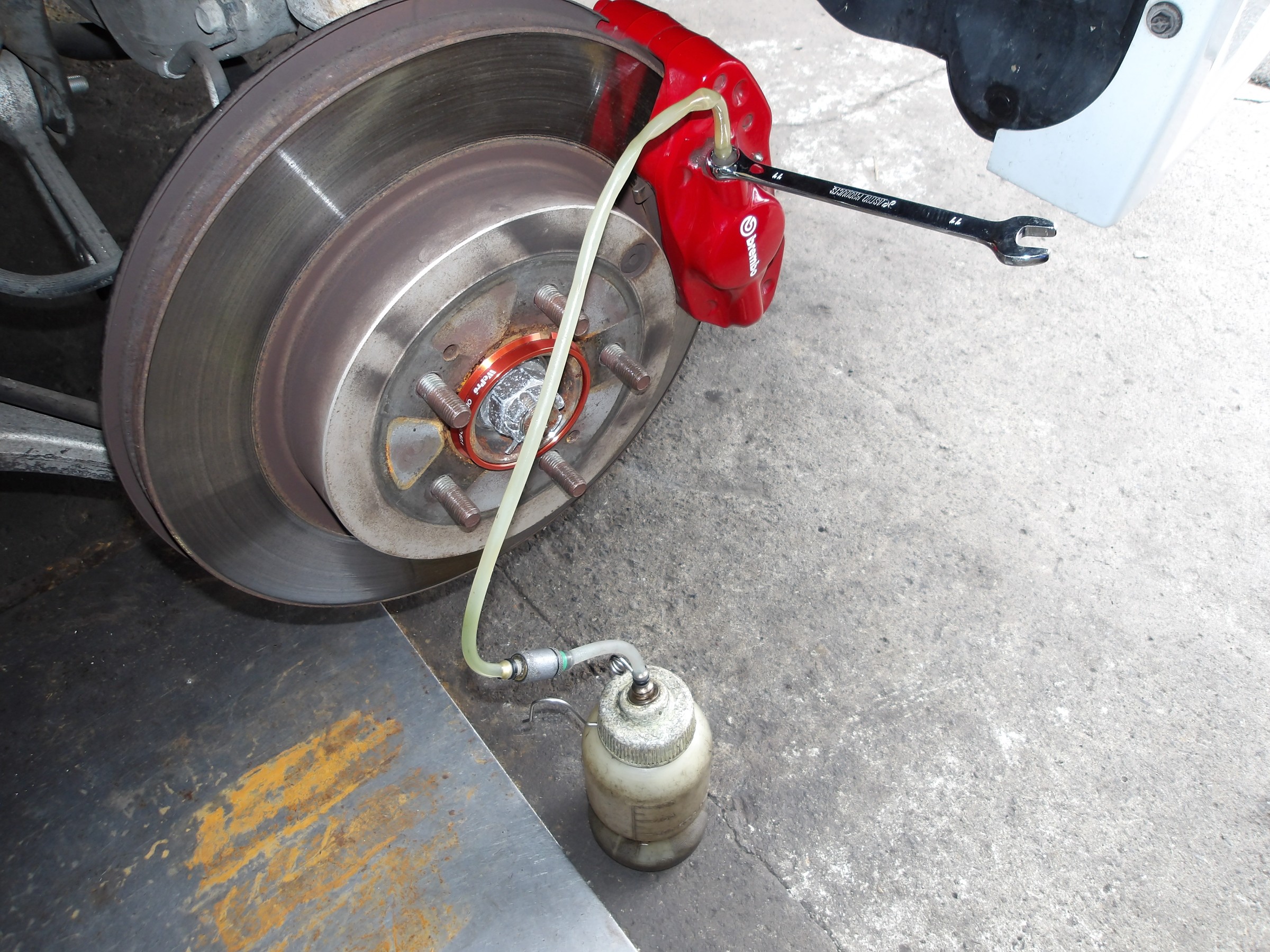 ランサーエボリューションⅩ（CZ4A）エンジンオイル交換＆ブレーキ