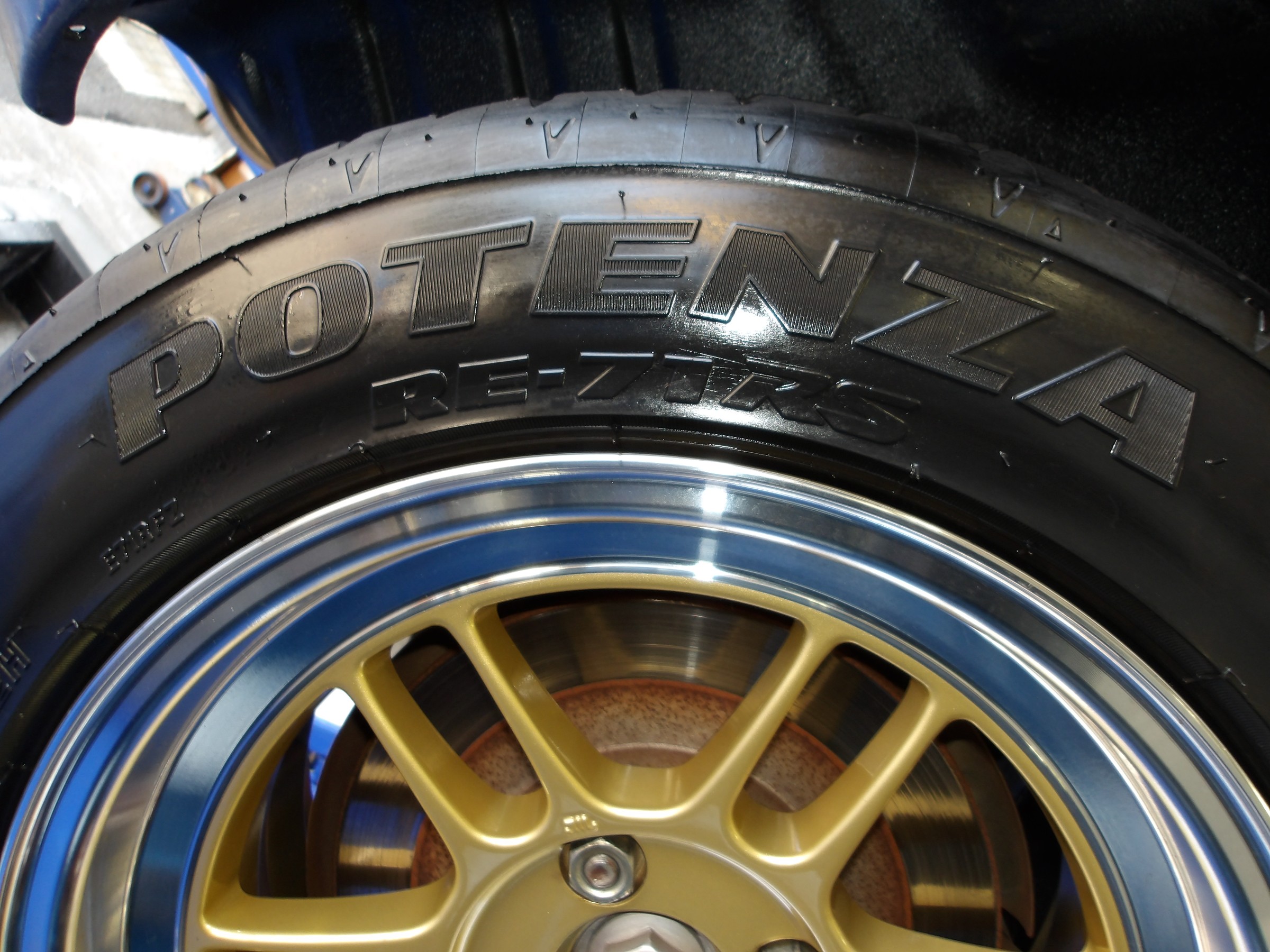 ロードスター（NA8C）ブリヂストンタイヤ「ポテンザ REｰ71RS