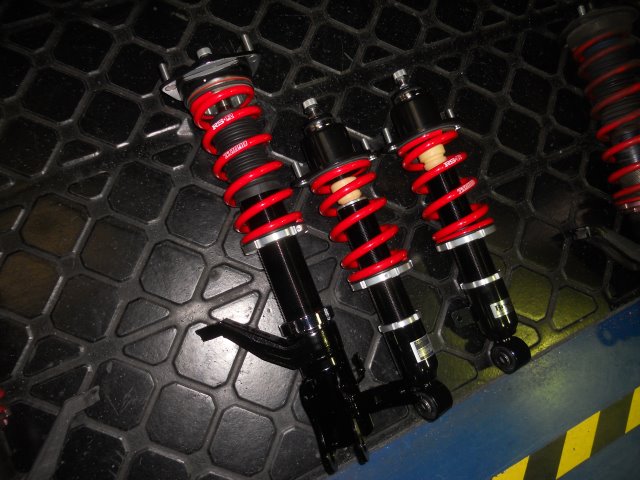 車高調オイル漏れの為 交換します スタッフ日記 スタイルコクピット ズーム 車のカスタマイズにかかわるスタッフより