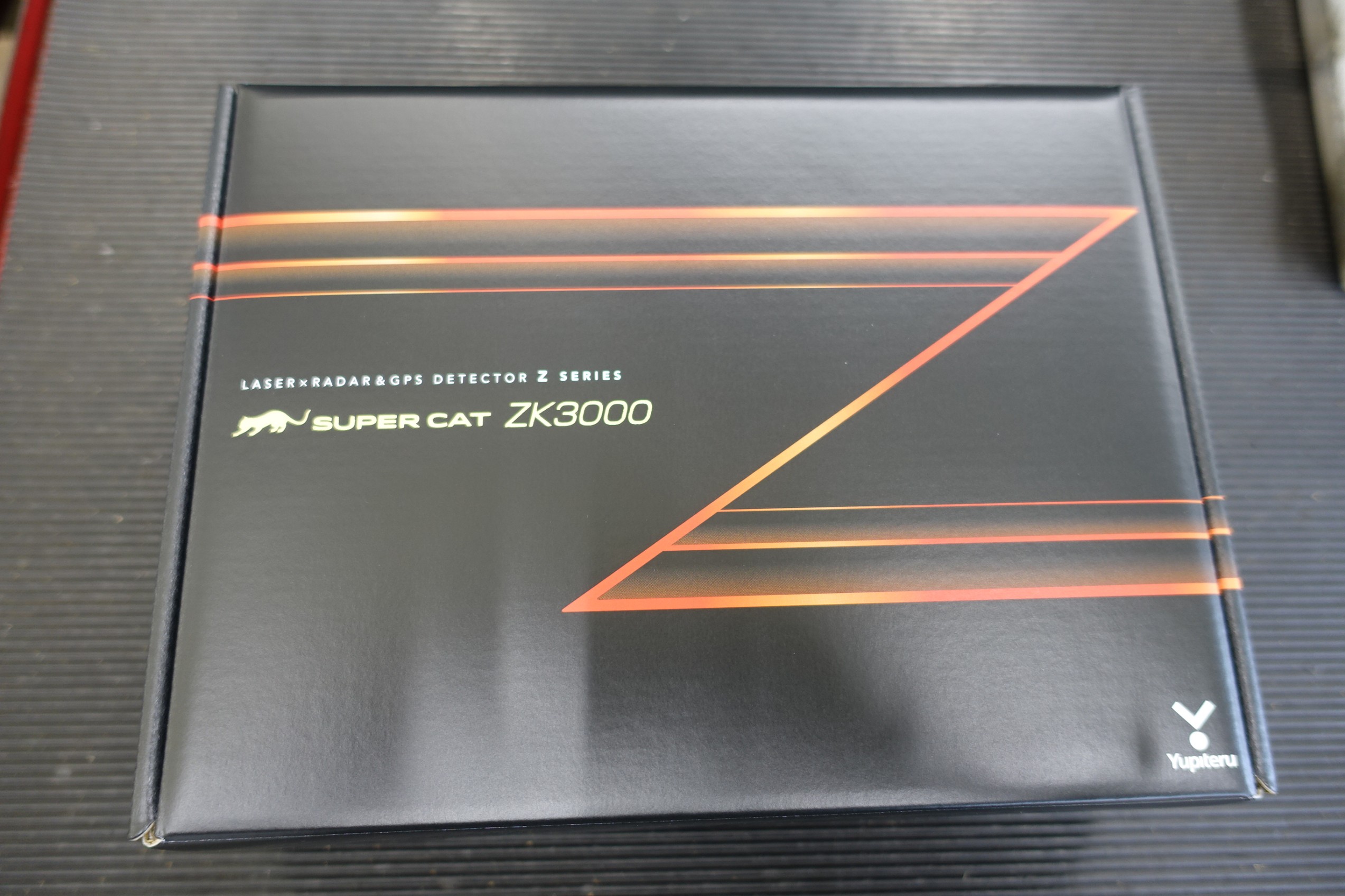 ユピテル 2ピースセパレートタイプ GPS&レーザー&レーダー探知機 Z2100 Z2100｜レーザー&レーダー探知機｜Yupiteru(ユピテル)