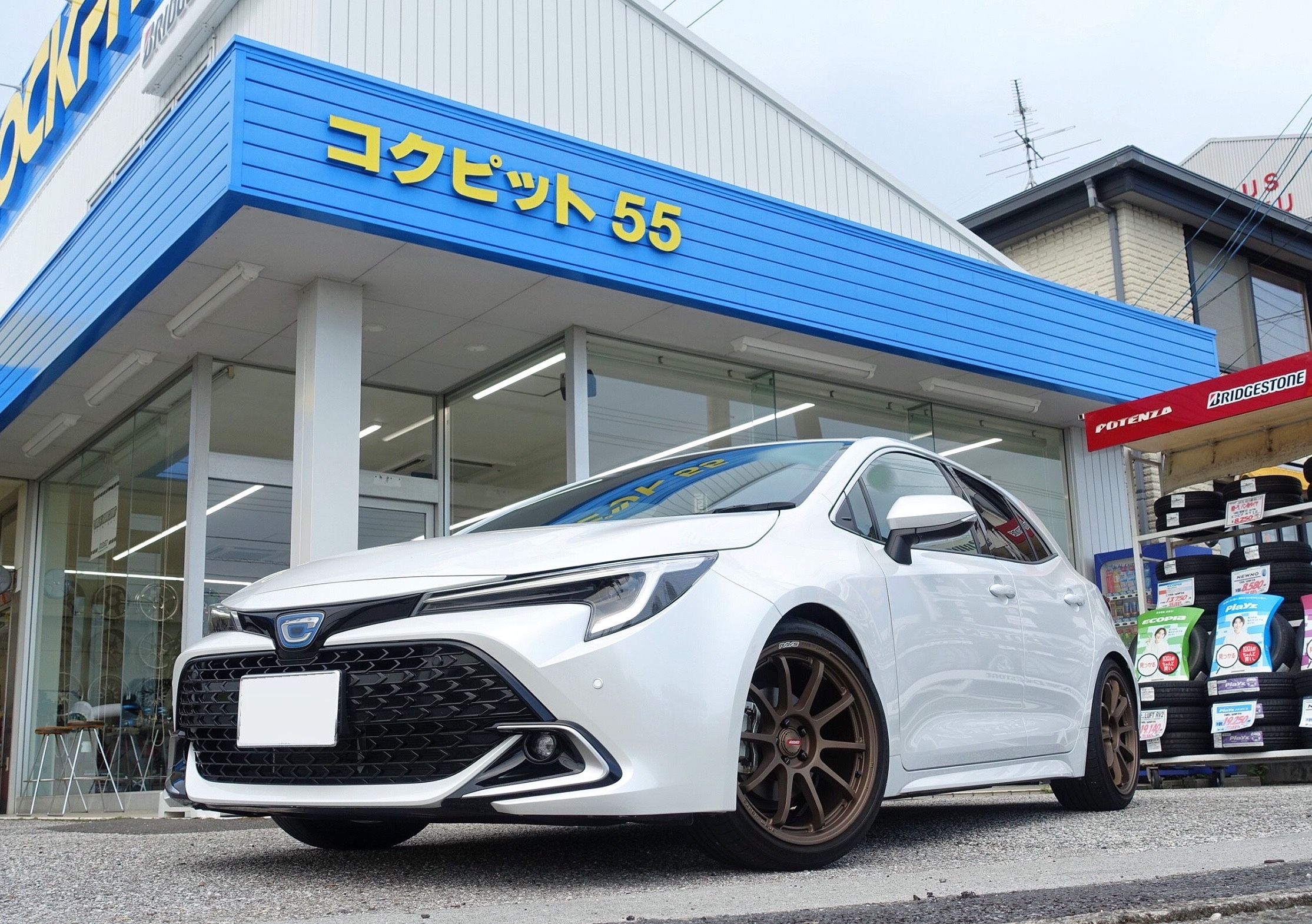 車内は超クールなのに見た目は激アツ！？カローラスポーツ